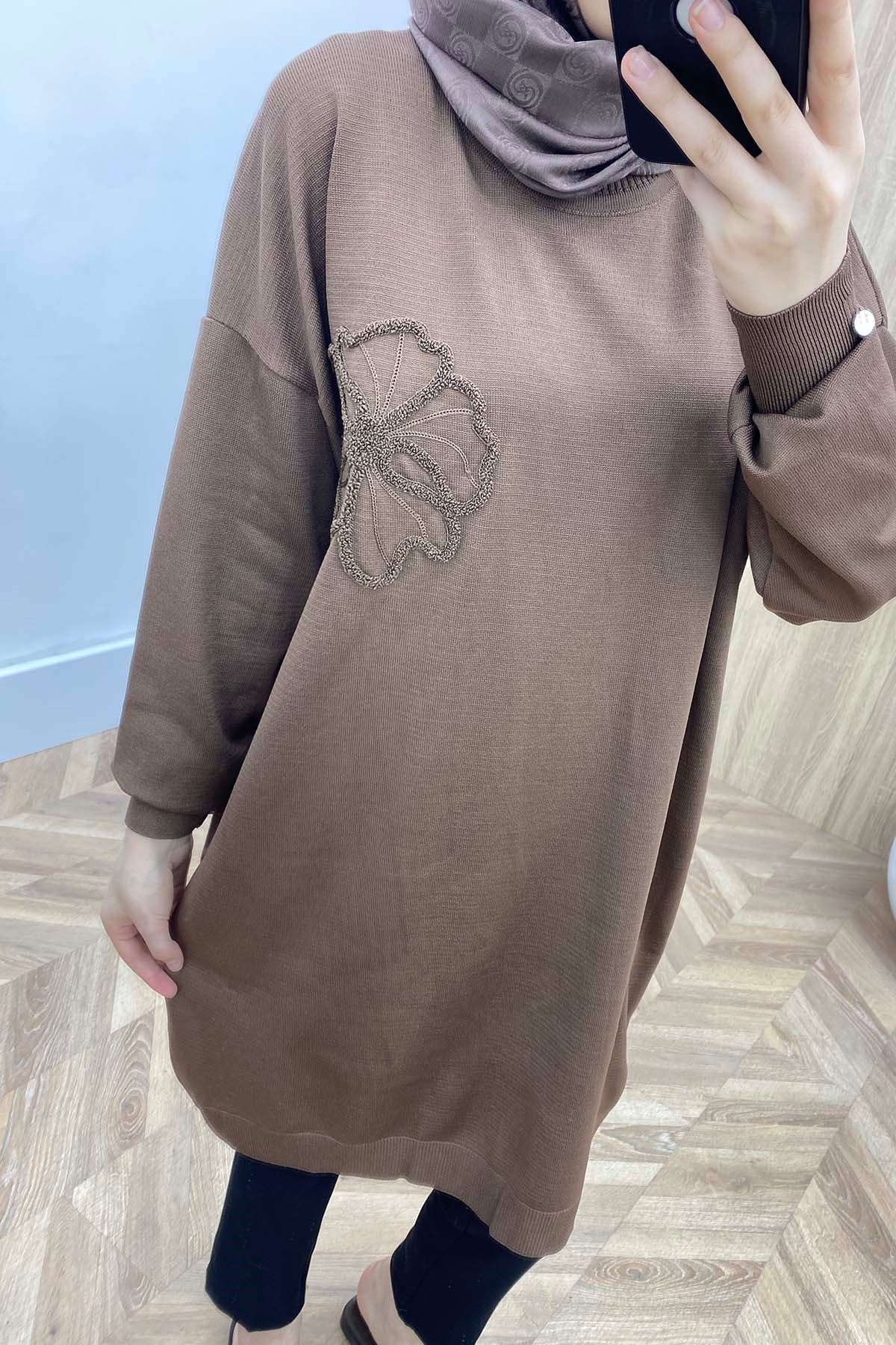 Çiçek Nakışlı Triko Tunik Kahve