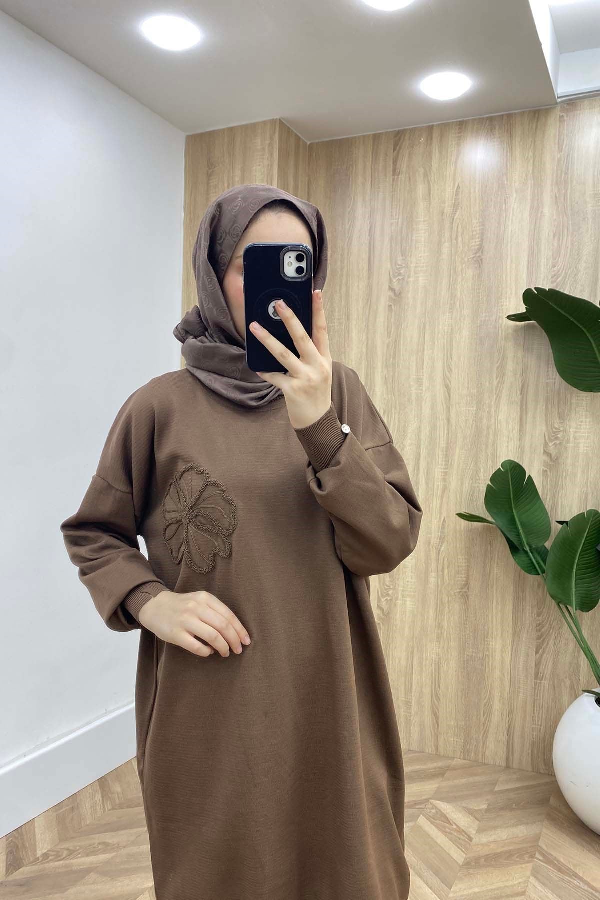 Çiçek Nakışlı Triko Tunik Kahve