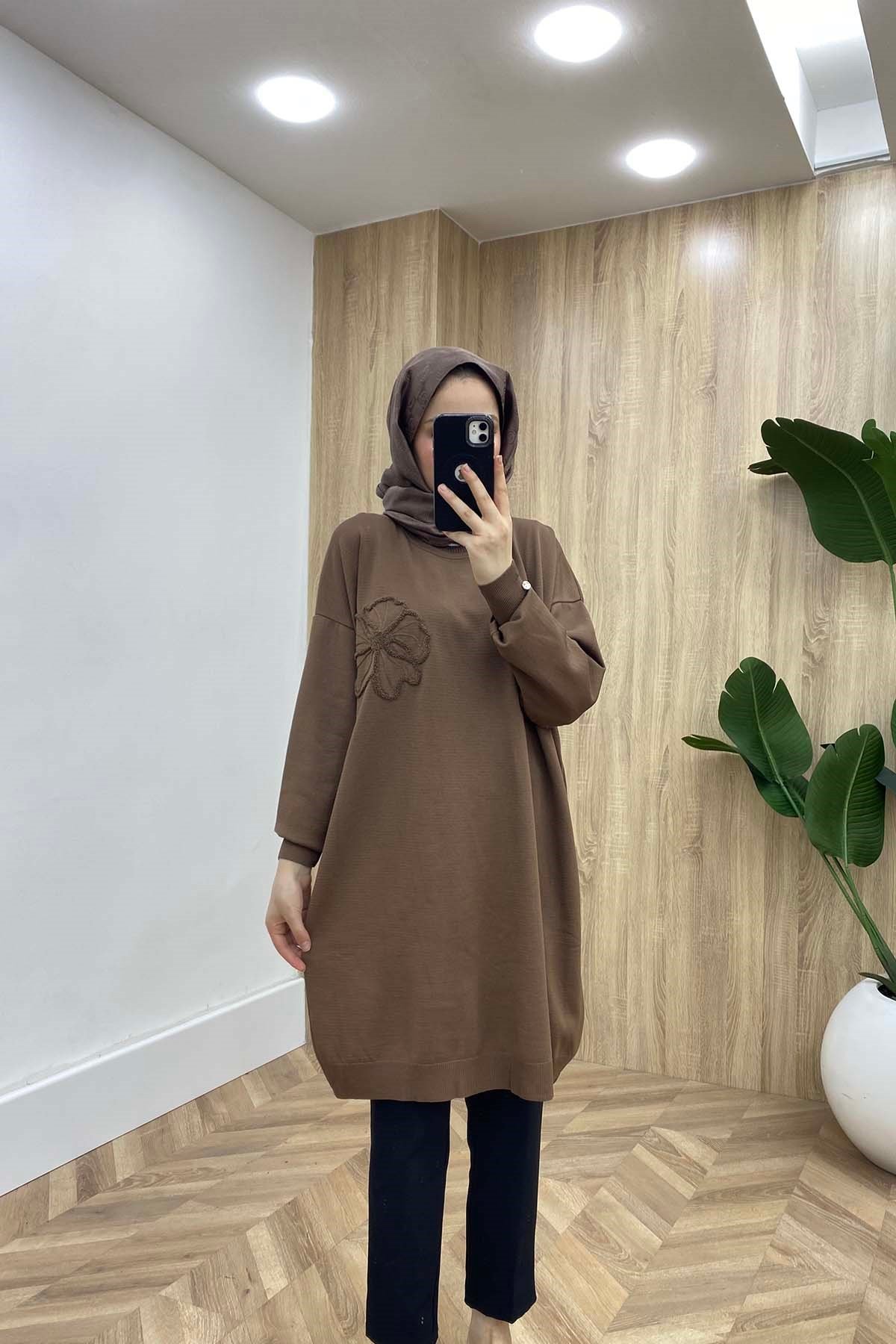 Çiçek Nakışlı Triko Tunik Kahve