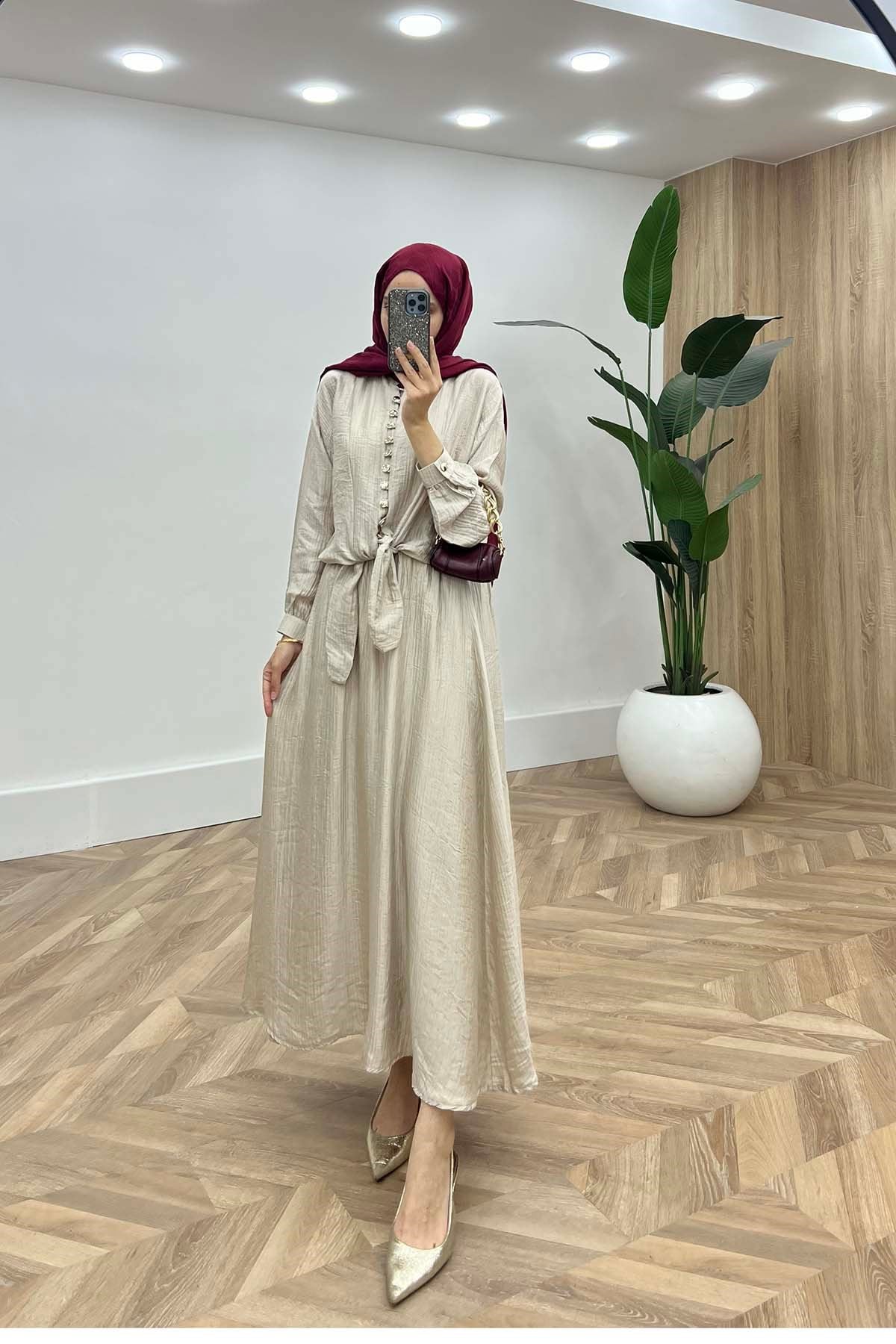 Çoklu Düğmeli Önden Bağlama Detaylı Takım Krem