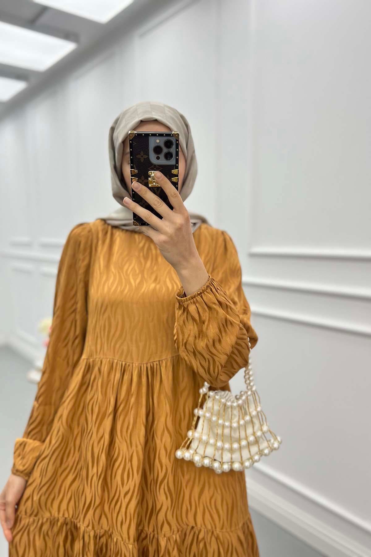 Dalga Desen Jakar Elbise Camel