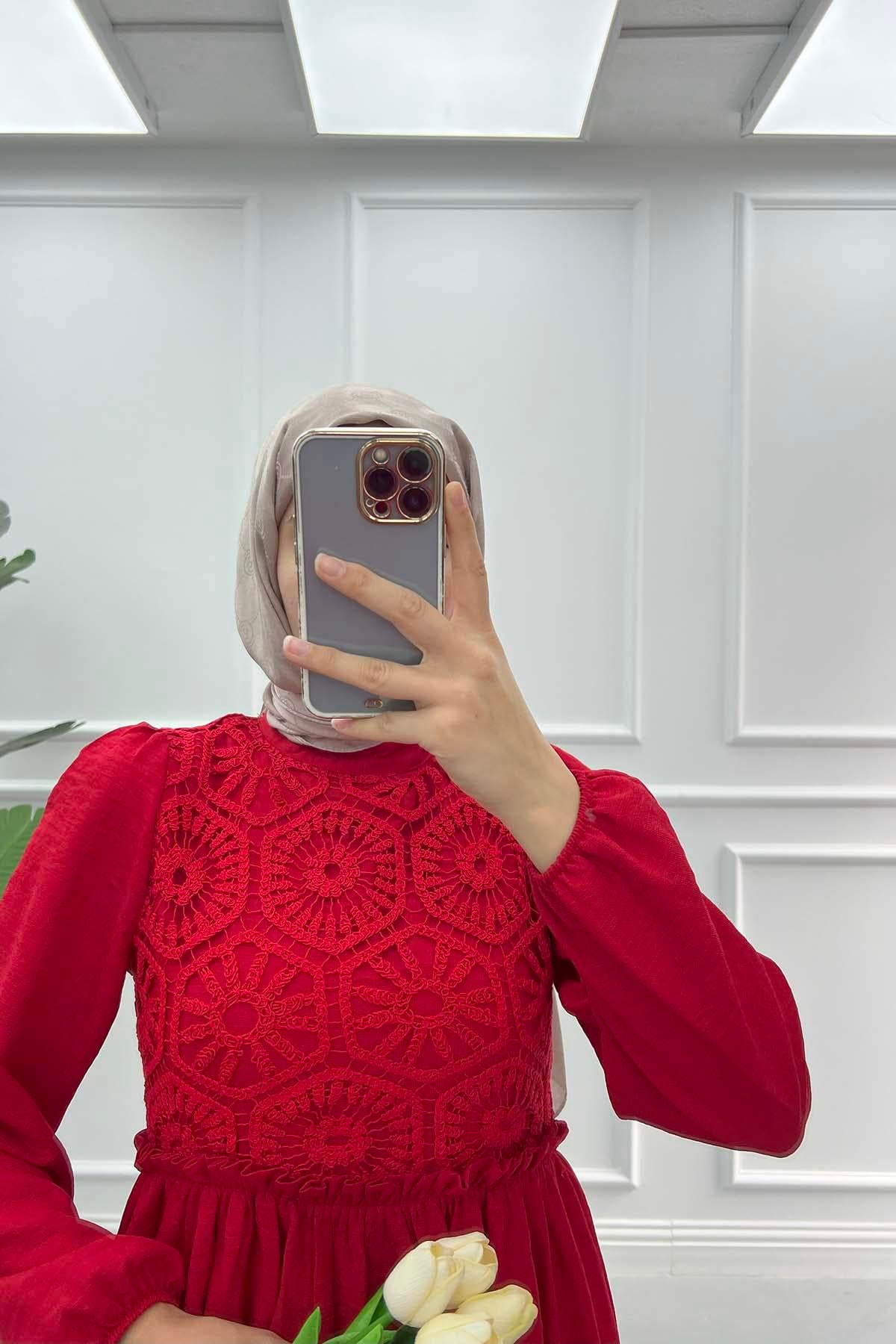 Dantel Detaylı Elbise Kırmızı