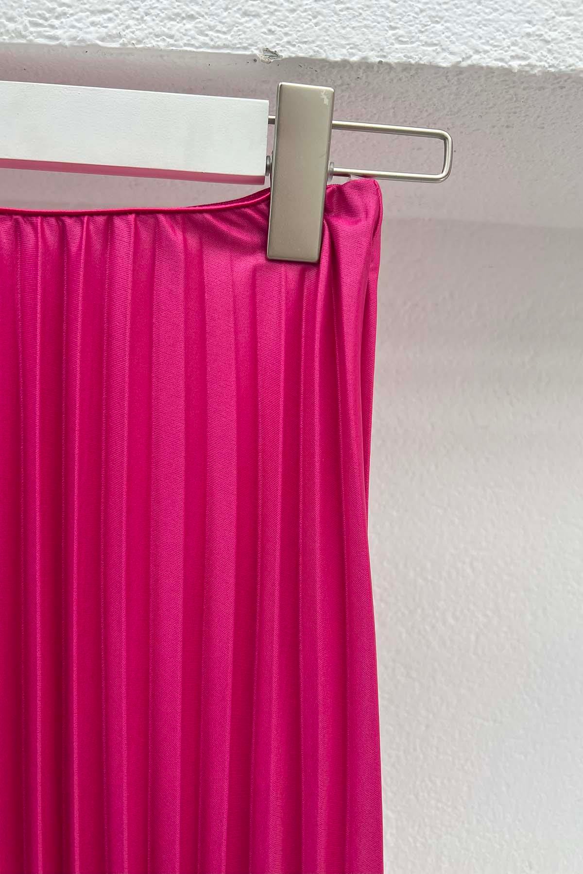 Deri Görünümlü Piliseli Etek Pembe