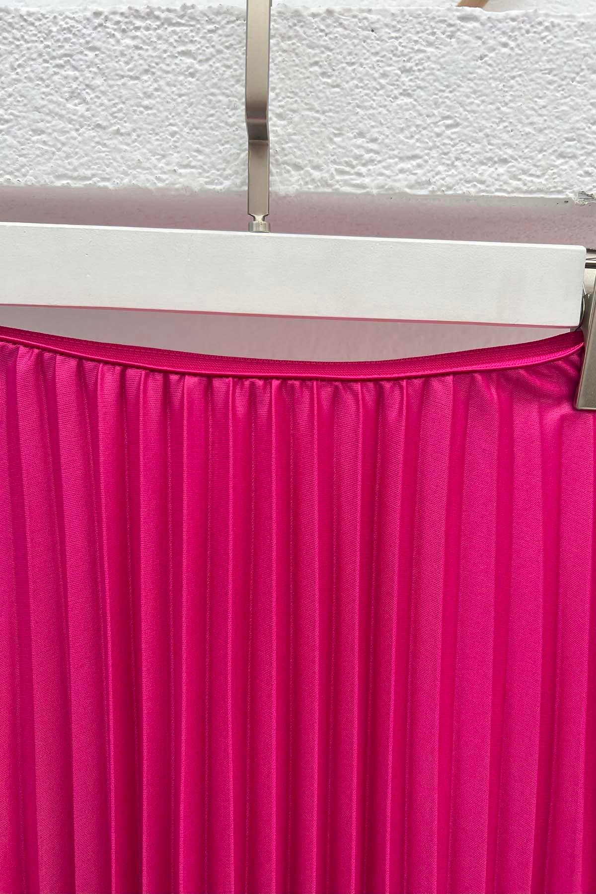 Deri Görünümlü Piliseli Etek Pembe