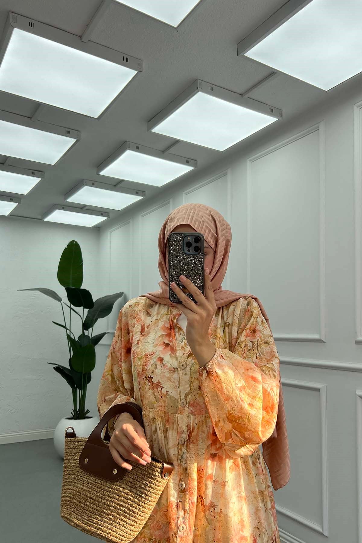 Desenli Mango Elbise Narçiçeği