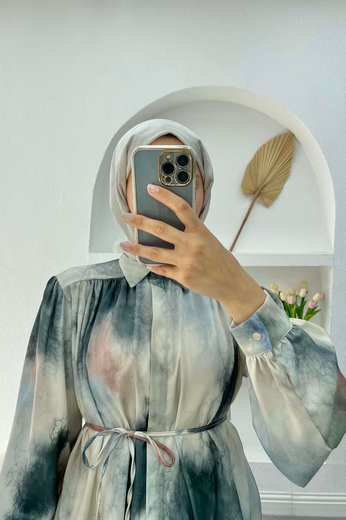 Desenli Saten Bluz Koyu Yeşil