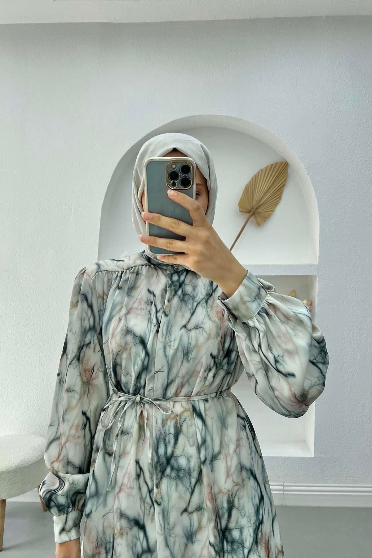 Desenli Saten Bluz Koyu Yeşil