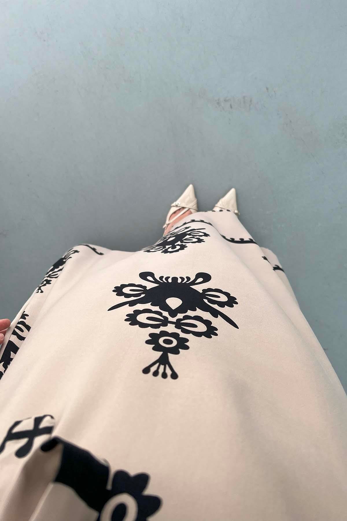 Desenli Viskon Elbise Bej