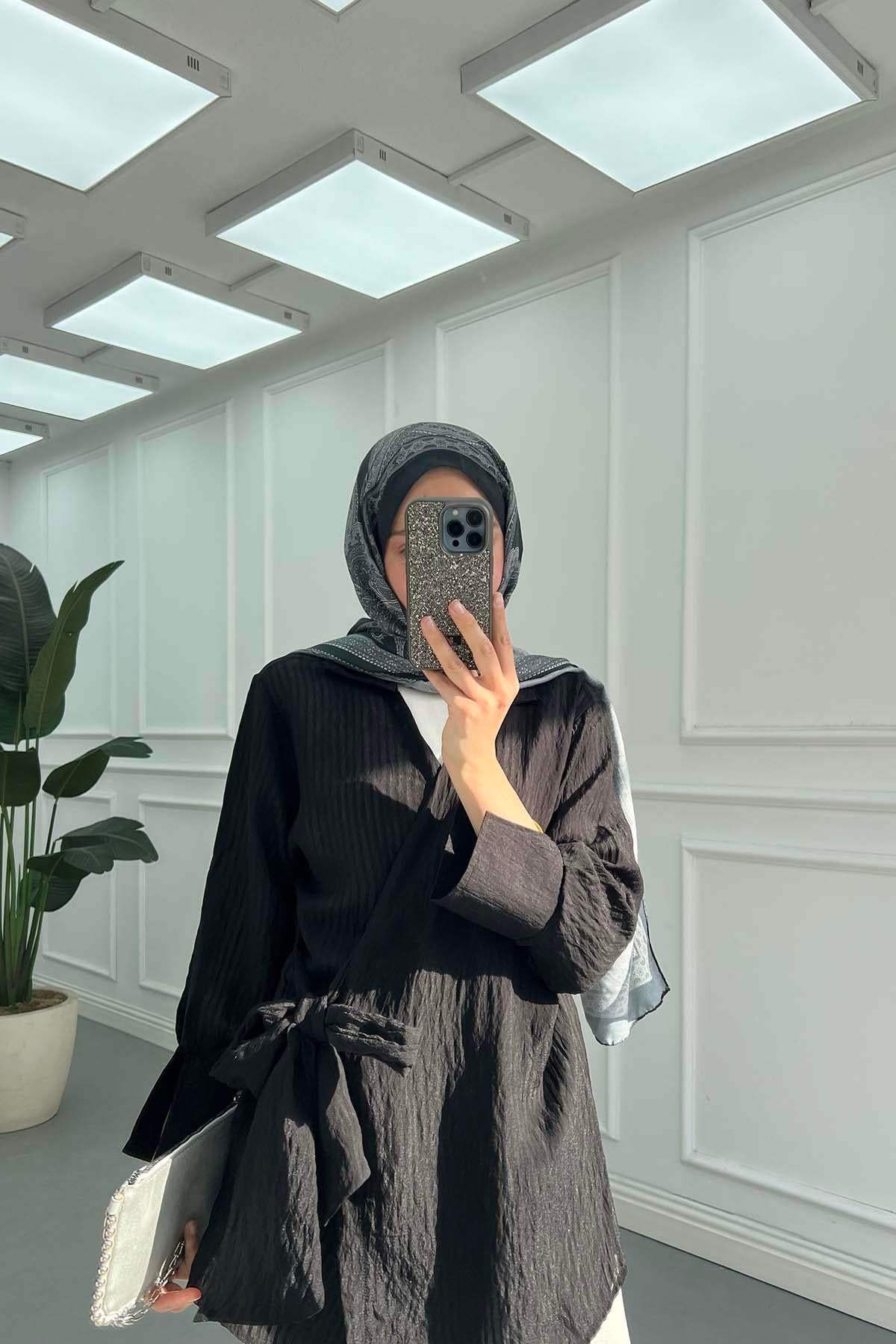 Dik Çizgili Krinkıl Dokulu Bağlamalı  Kimono Siyah