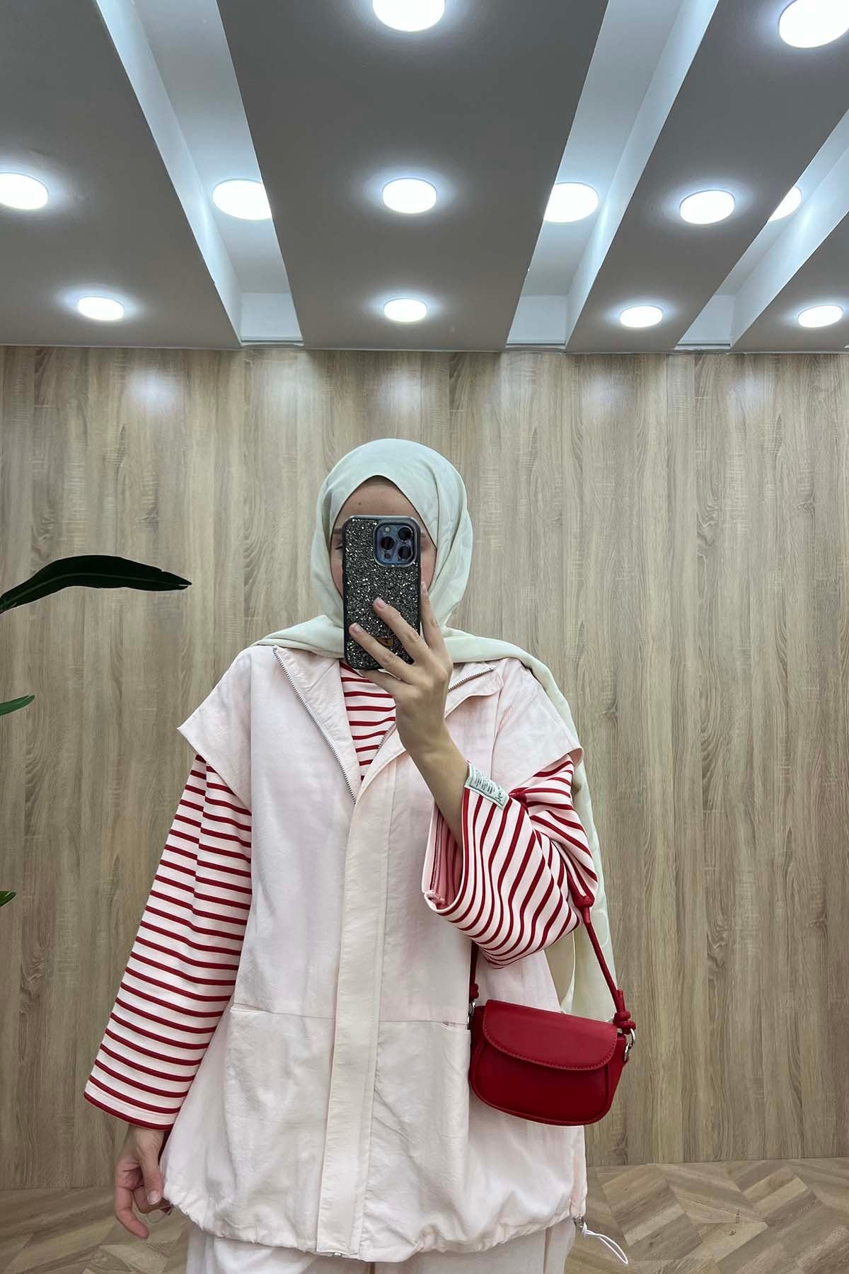 Dik Yaka Cepli Büzgülü Yelek Takım Pembe