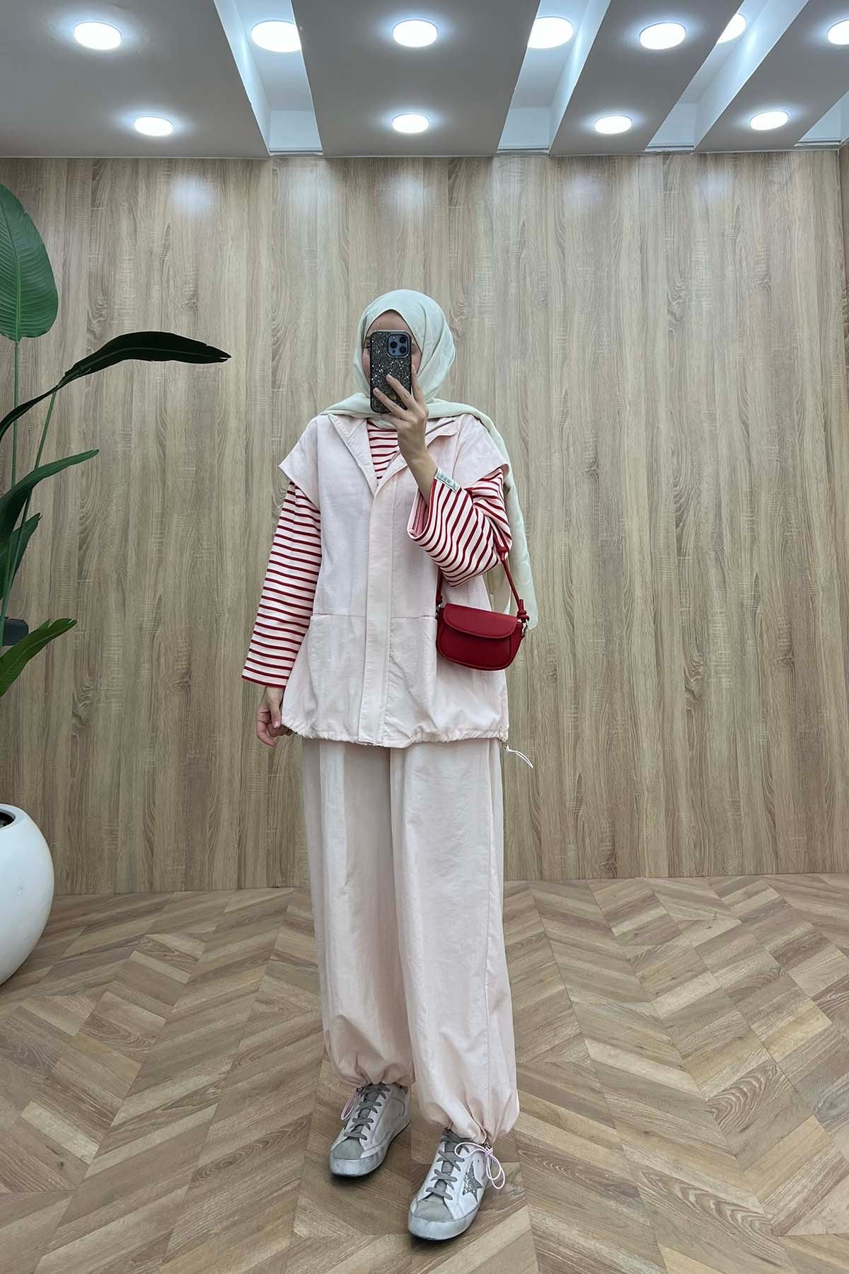 Dik Yaka Cepli Büzgülü Yelek Takım Pembe