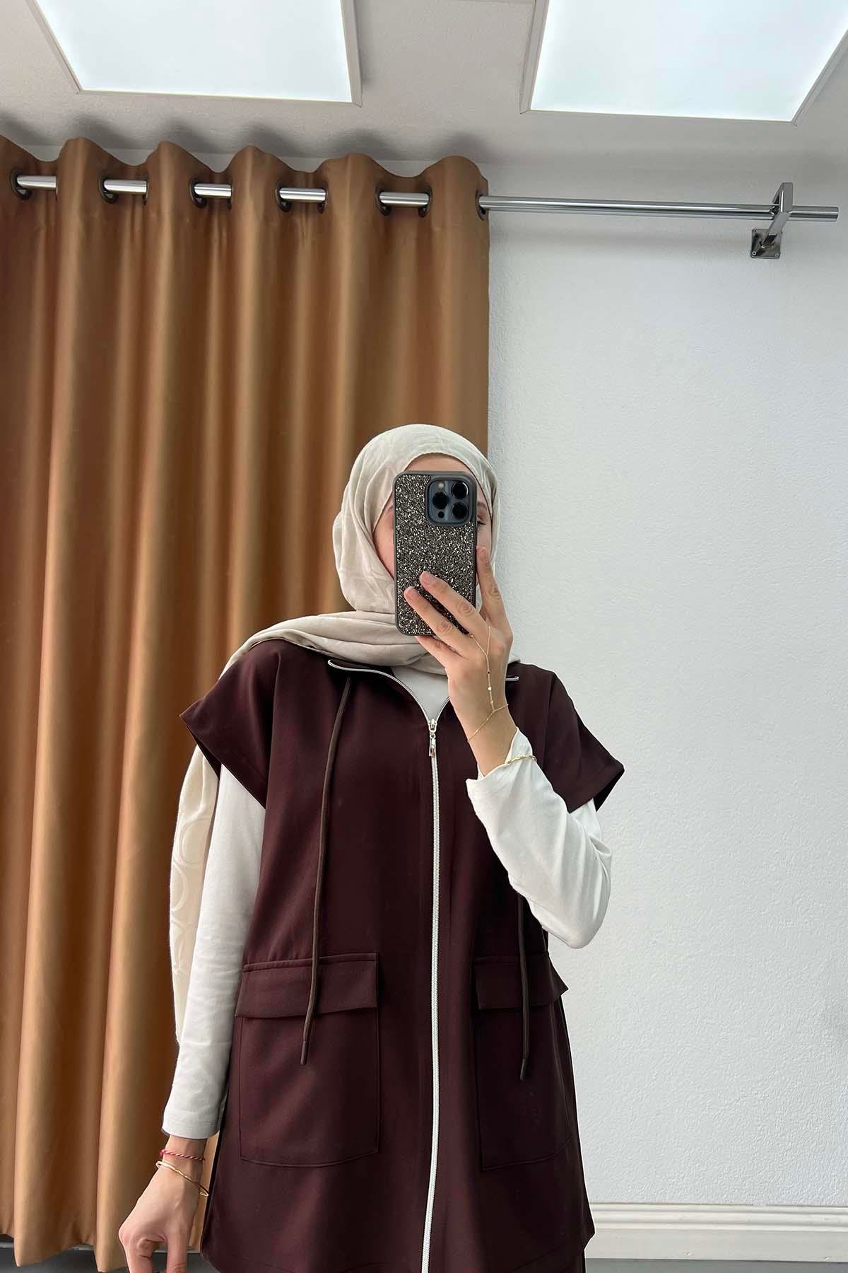 Dik Yaka Double Yelek Takım Kahve