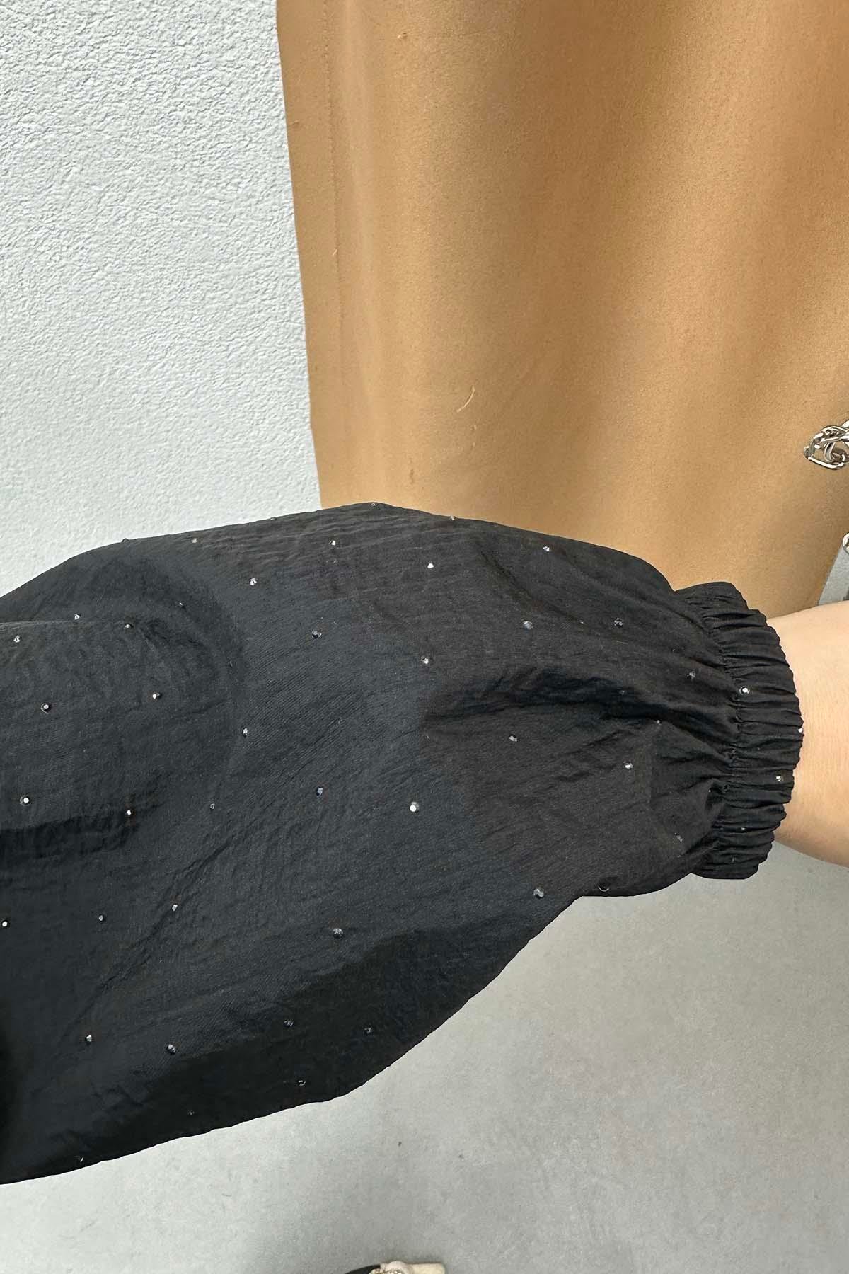 Dik Yaka Taş Detaylı Yağmurluk Siyah