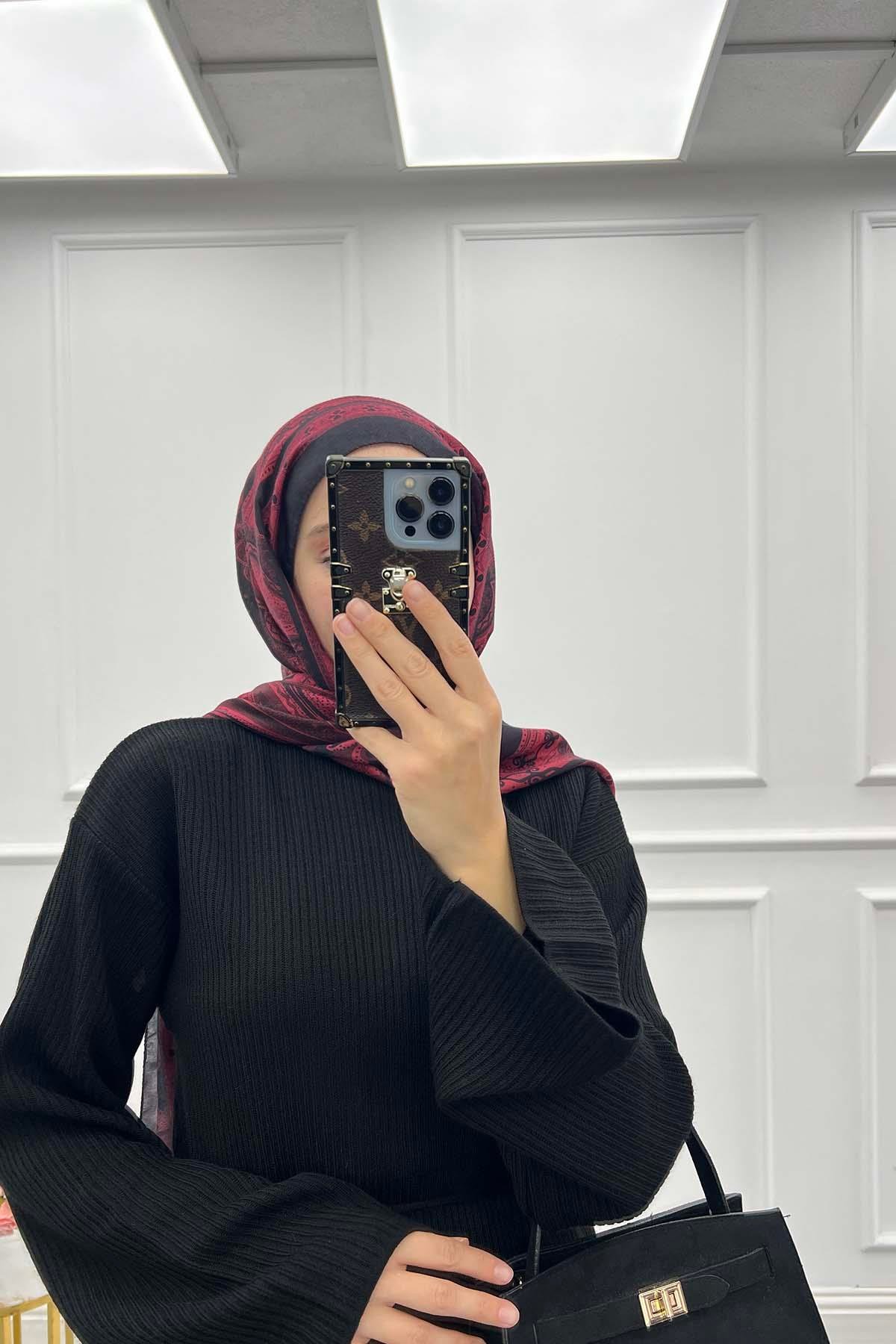 Dik Yaka Triko Elbise Siyah
