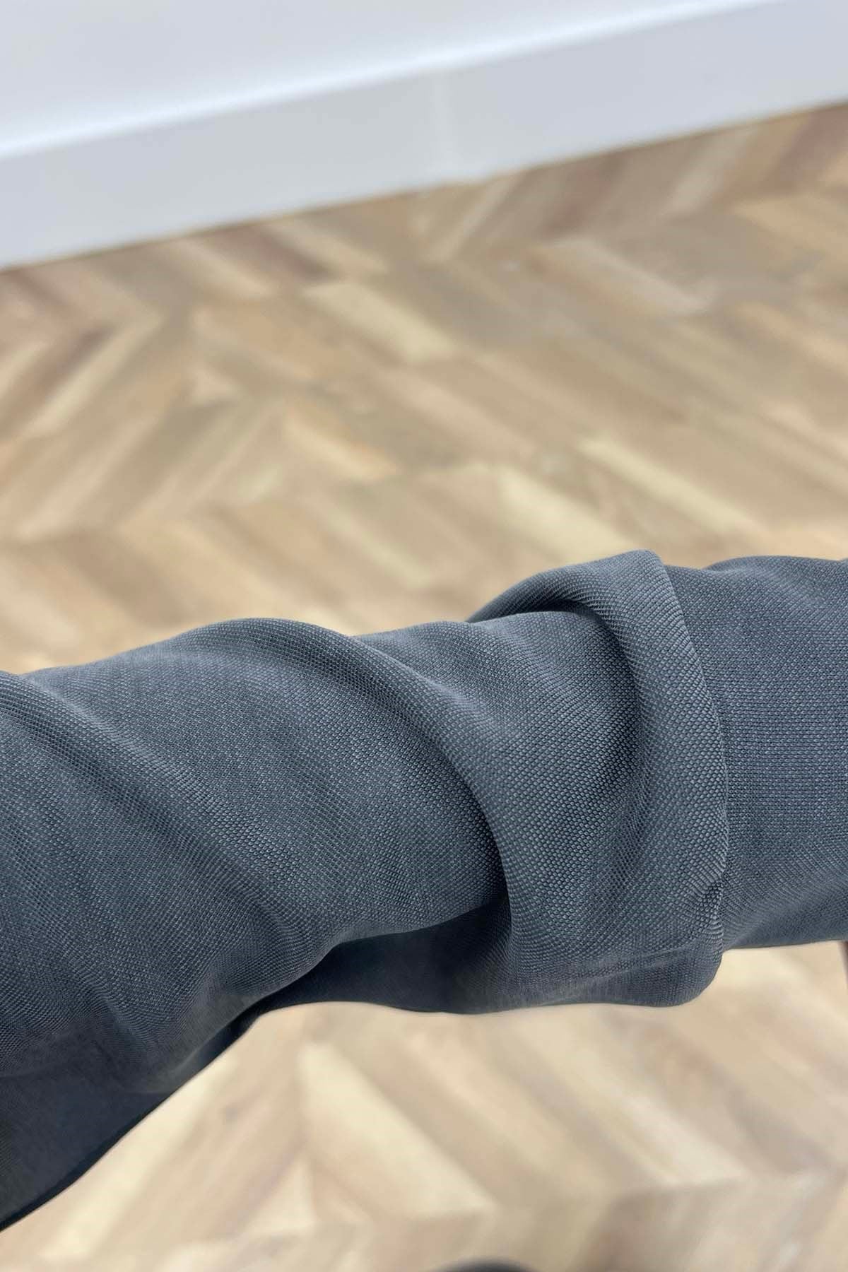 Dinamik Formlu Kapşonlu Pike Takım Füme