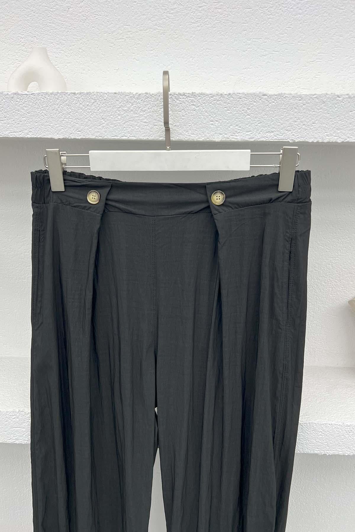 Düğme Detaylı Pantolon Siyah