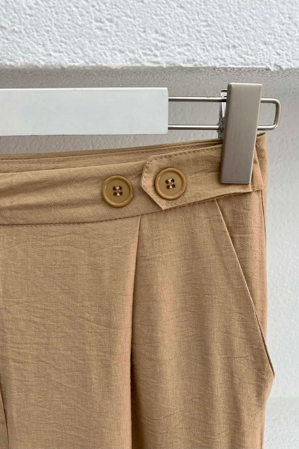 Düğme Detaylı Pensli Pantolon Camel