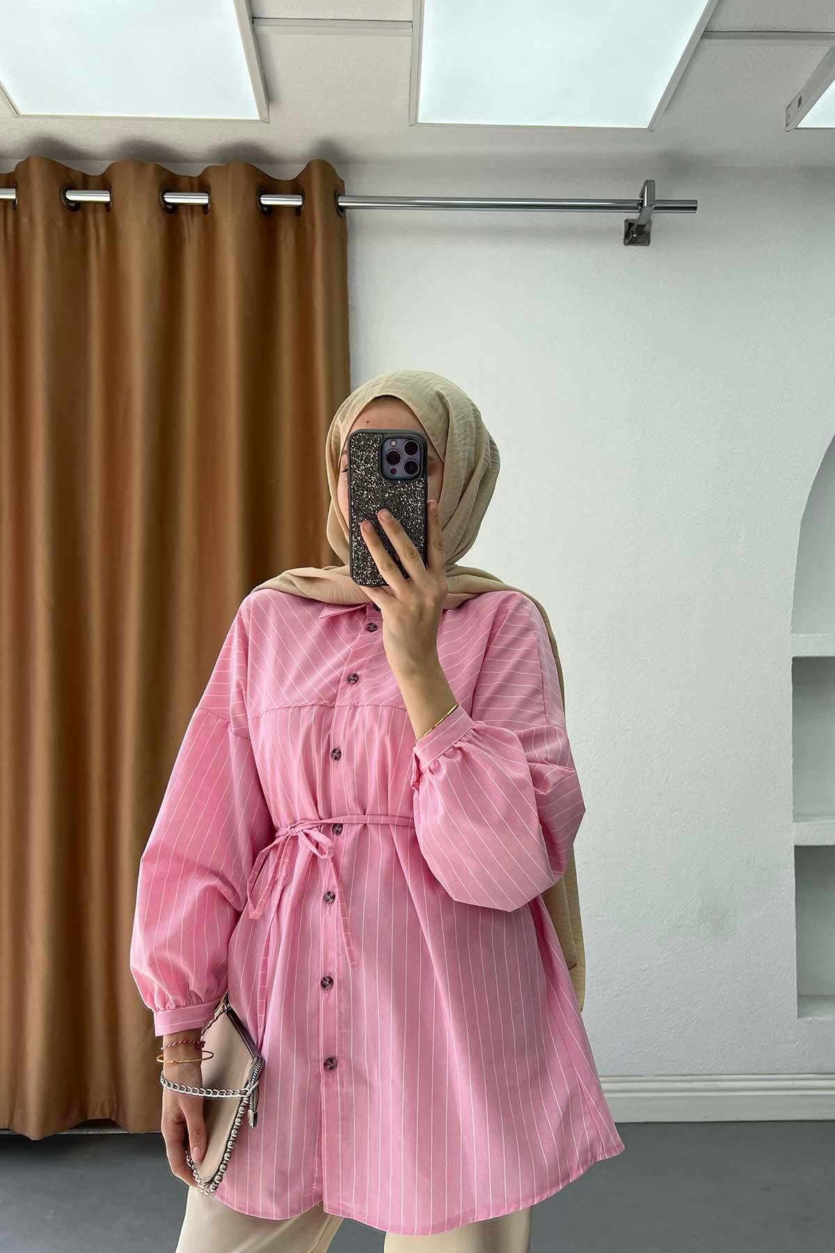 Düşük Omuzlu Modern Çizgili Gömlek Pembe