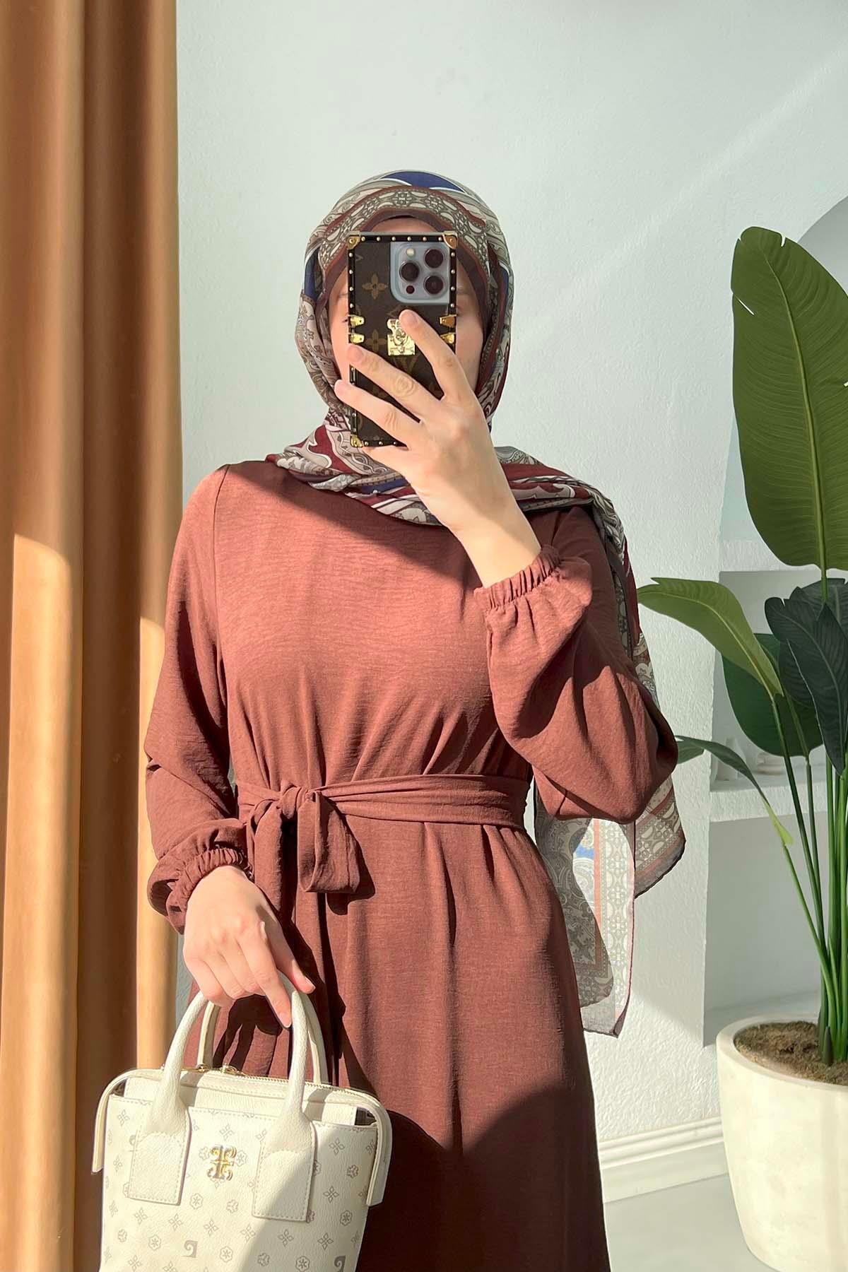 Eteği Volanlı Bağlamalı Elbise Kahve
