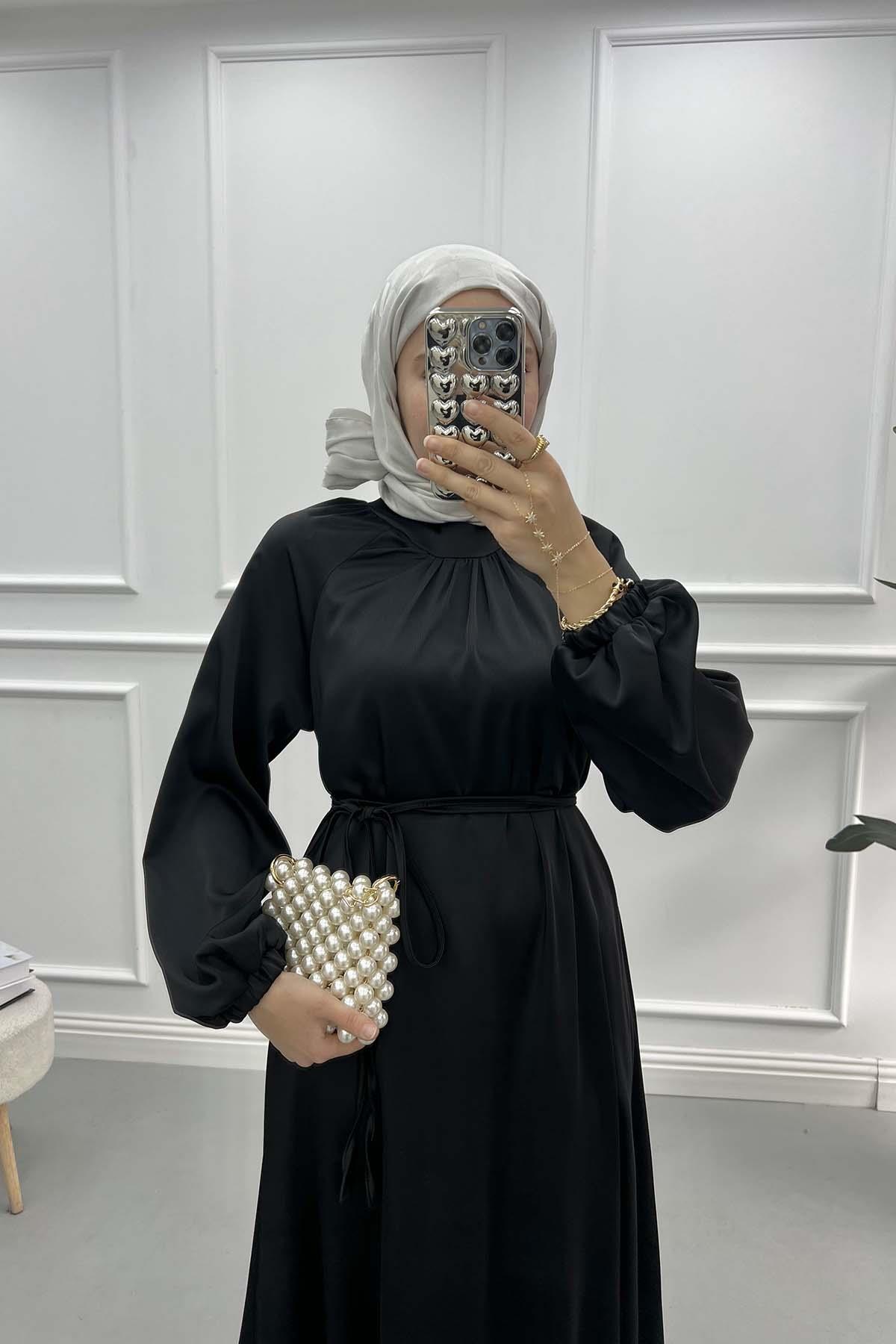 Eteği Volanlı Saten Elbise Siyah