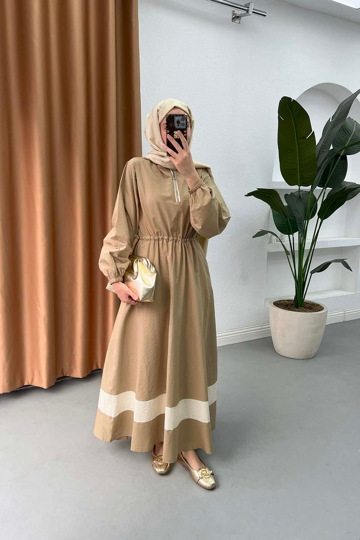 Fermuar Detaylı Kapüşonlu Elbise Camel