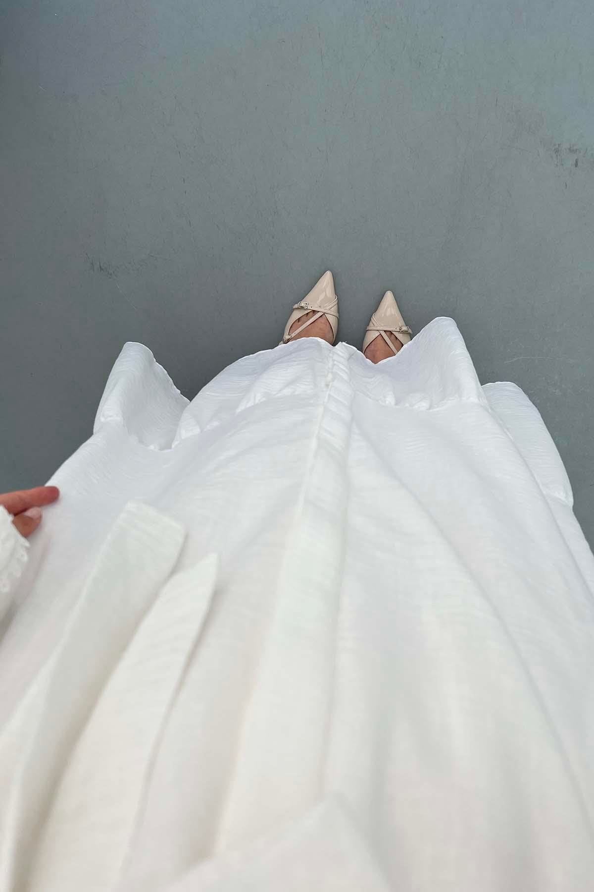 Fisto Detaylı Kuşaklı Elbise Beyaz