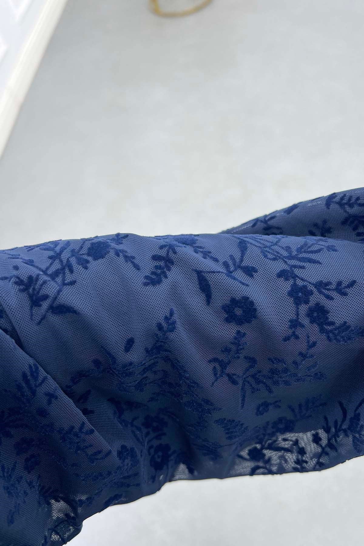 Floral Desenli Önü Pileli Kemerli Şık Takım Lacivert