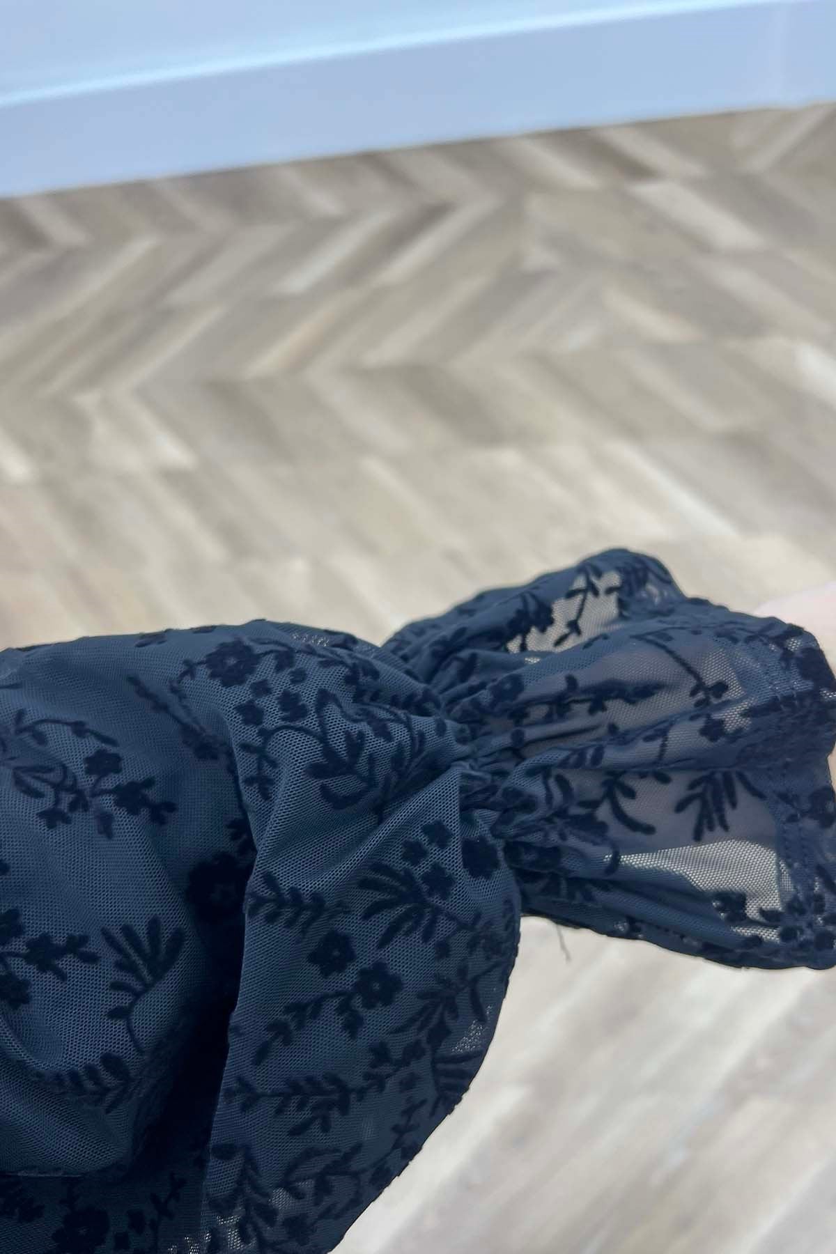 Floral Nakışlı Kolu Lastikli Elbise Siyah