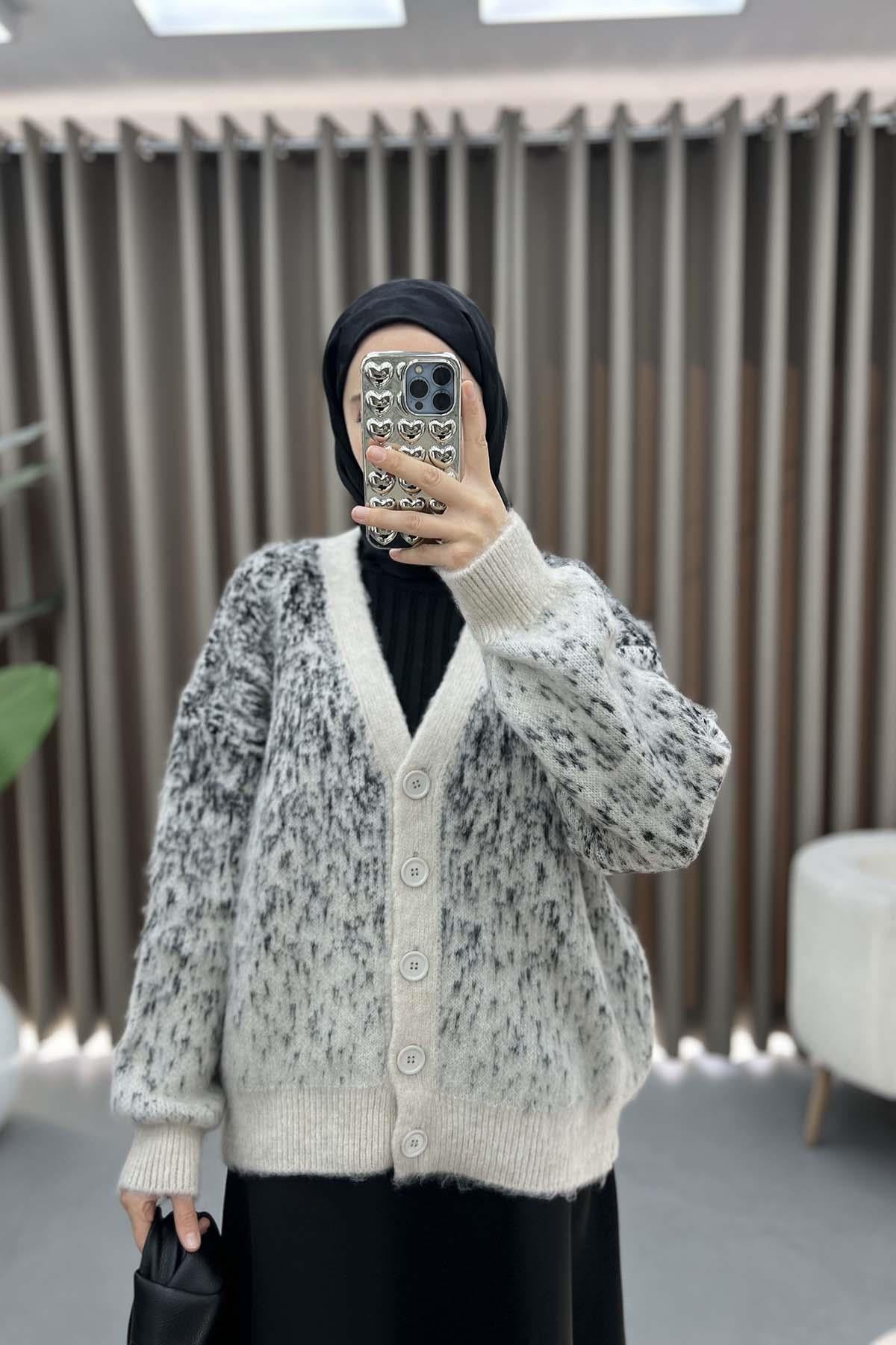 Geçiş Detaylı Triko Hırka Taş