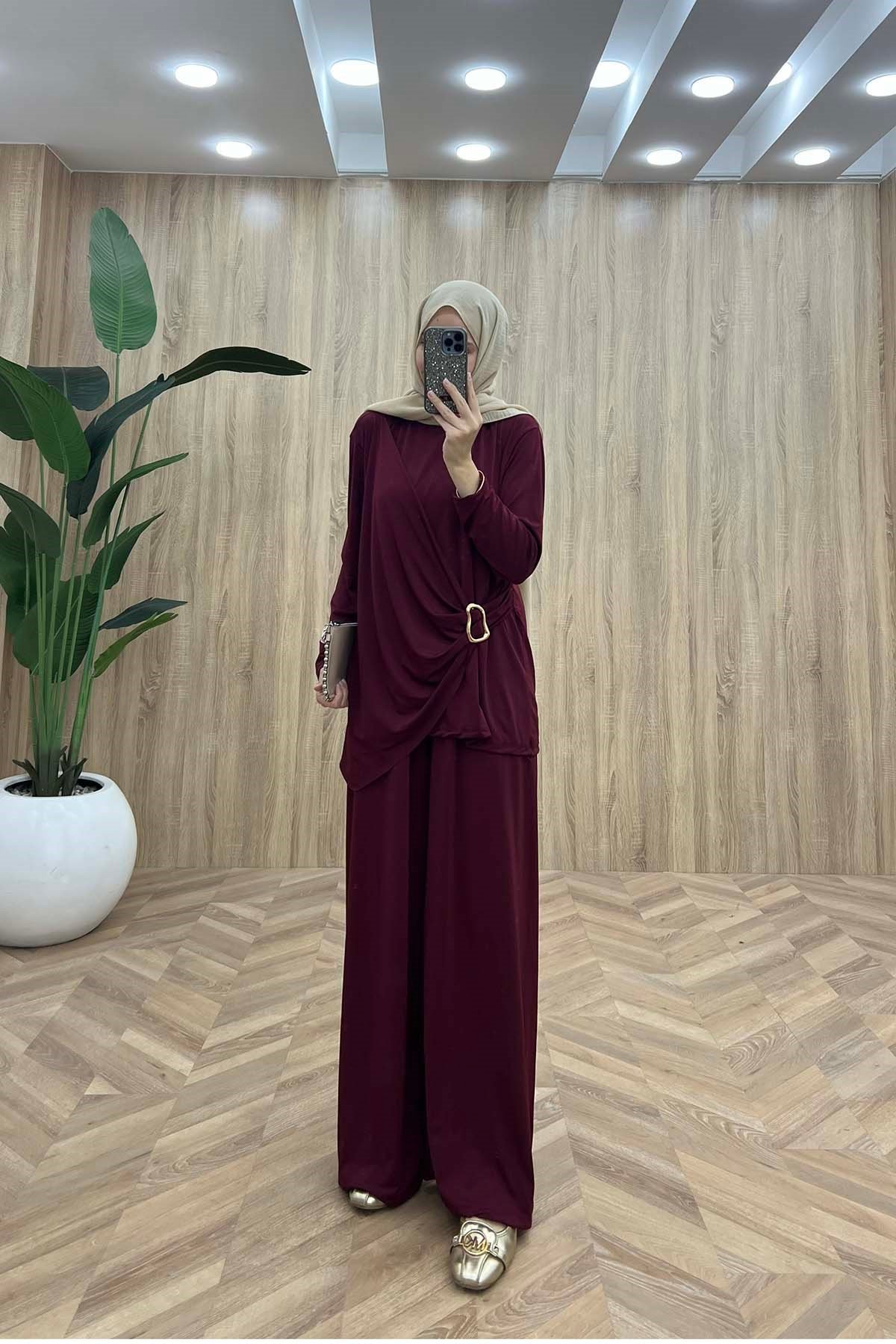 Gold Toka Detaylı Modern Takım Bordo