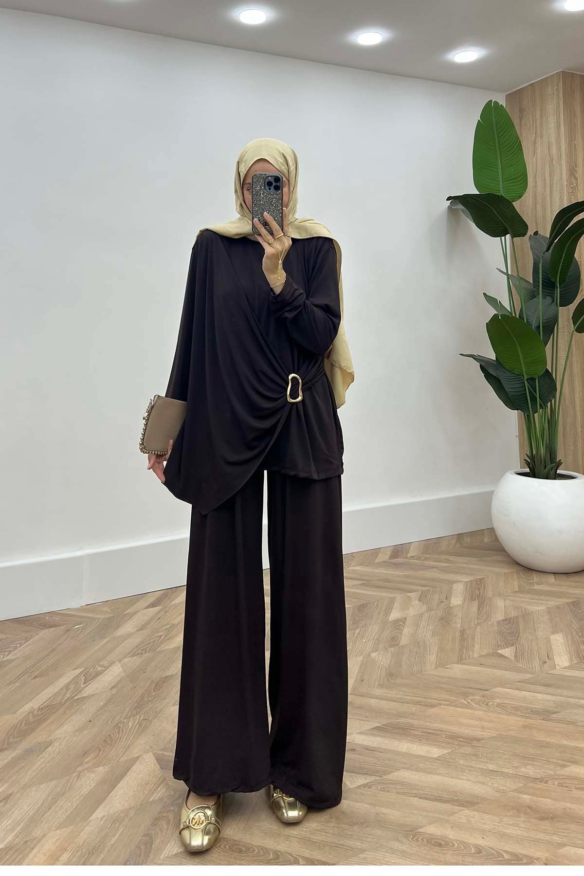 Gold Toka Detaylı Modern Takım Kahve