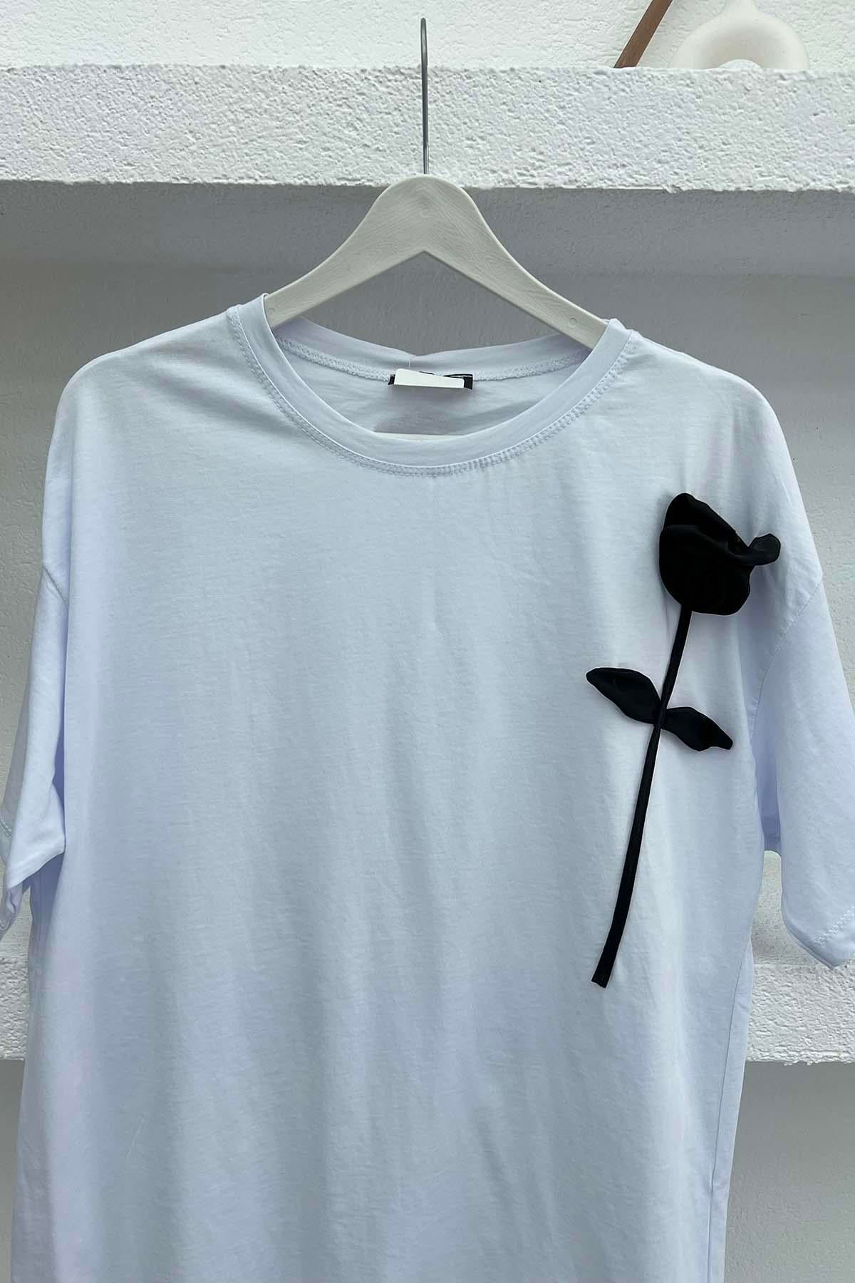 Gül Figürlü T-Shirt Beyaz