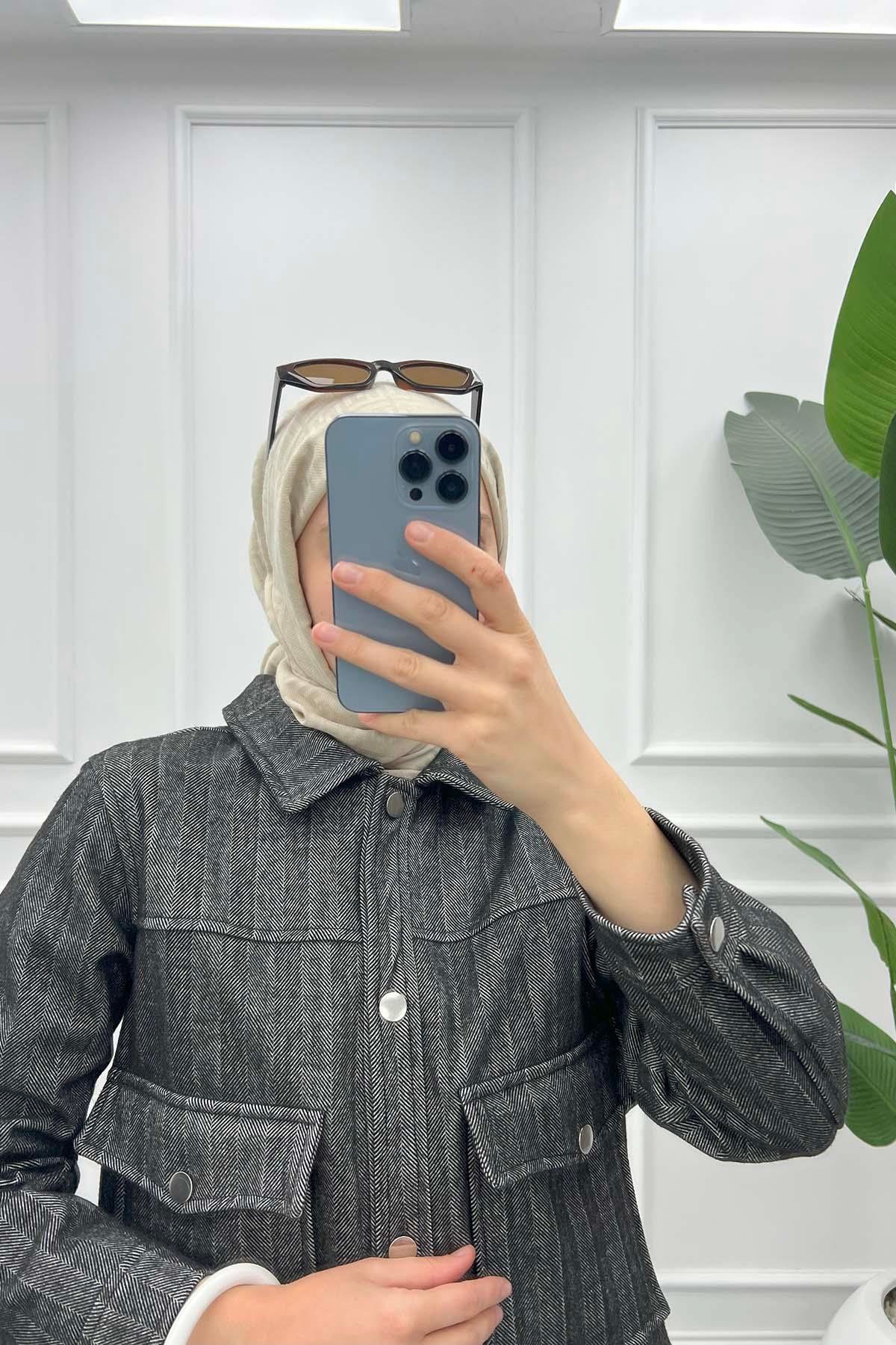İnce Çizgili Crop Ceket Siyah