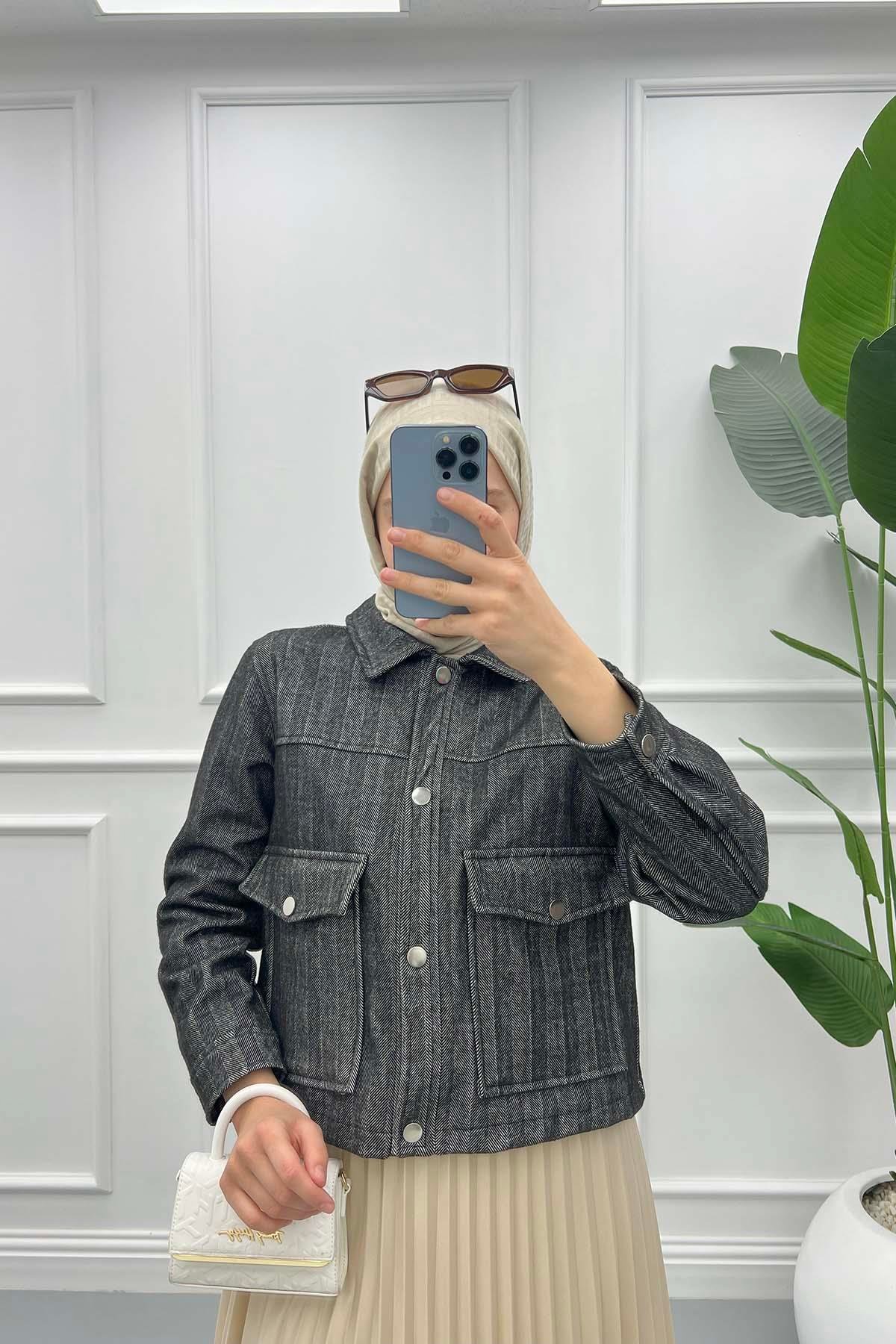 İnce Çizgili Crop Ceket Siyah