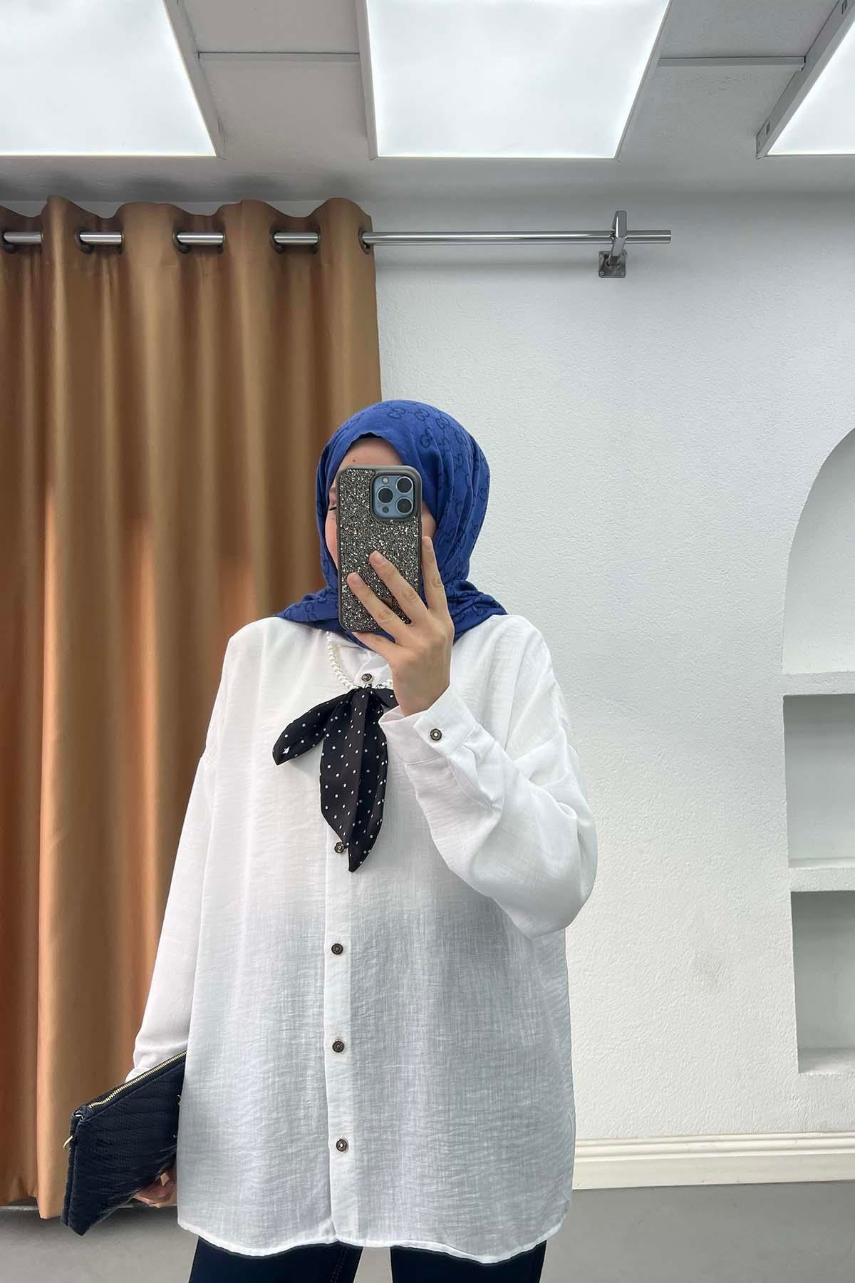 İncili ve Puantiye Fularlı Modern Keten Gömlek Beyaz
