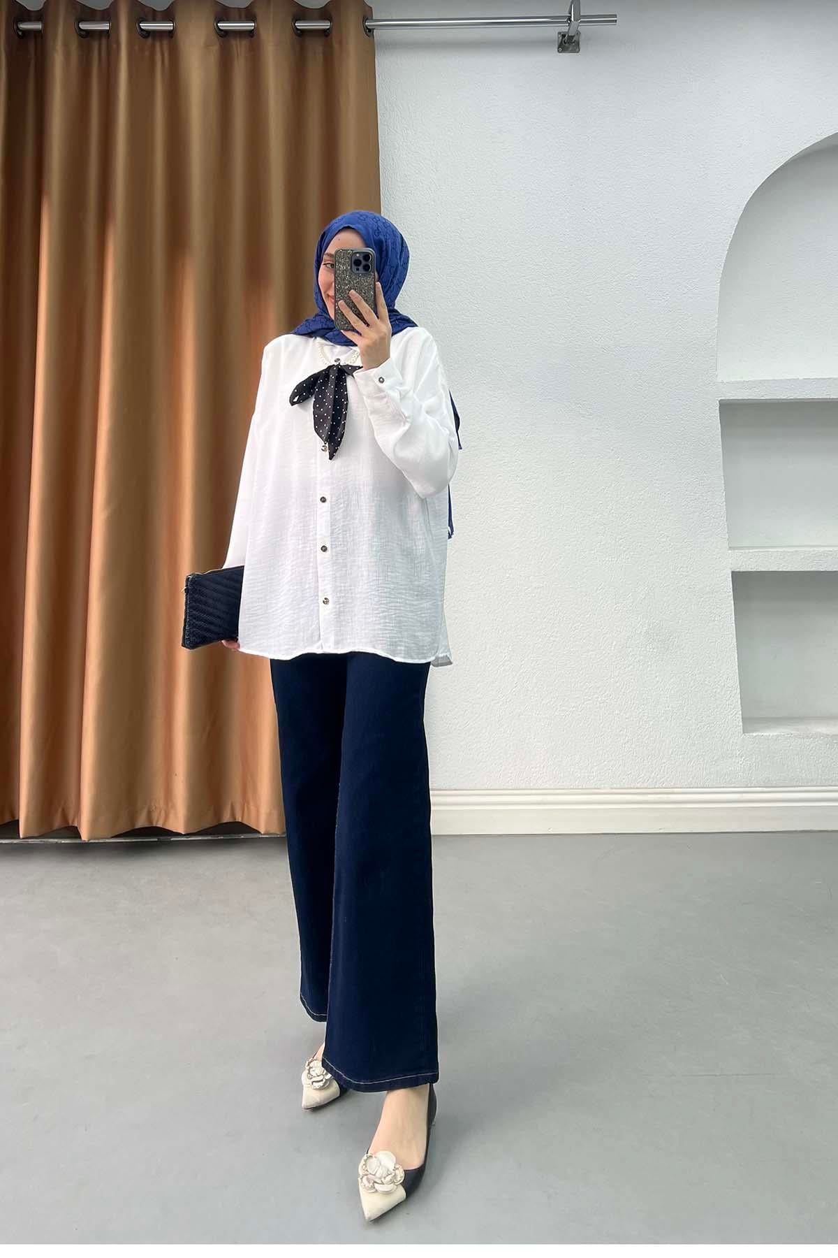 İncili ve Puantiye Fularlı Modern Keten Gömlek Beyaz