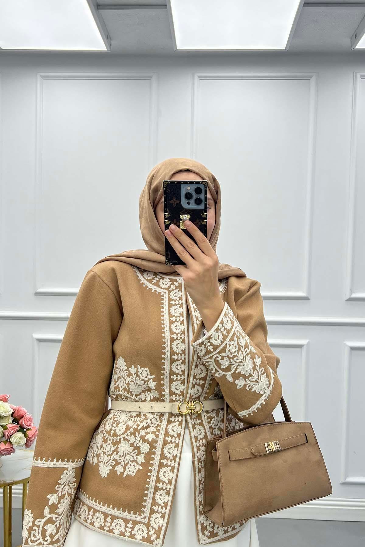 İşlemeli Kaşe Ceket Camel
