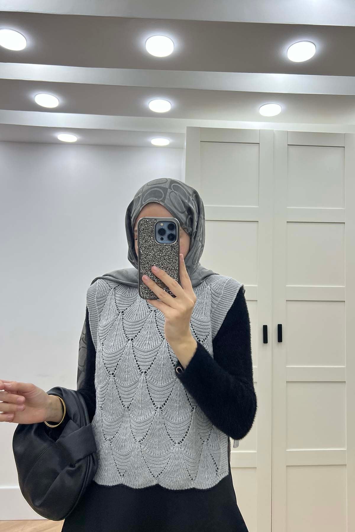 İstiridye Desenli Akrilik Süveter Gri