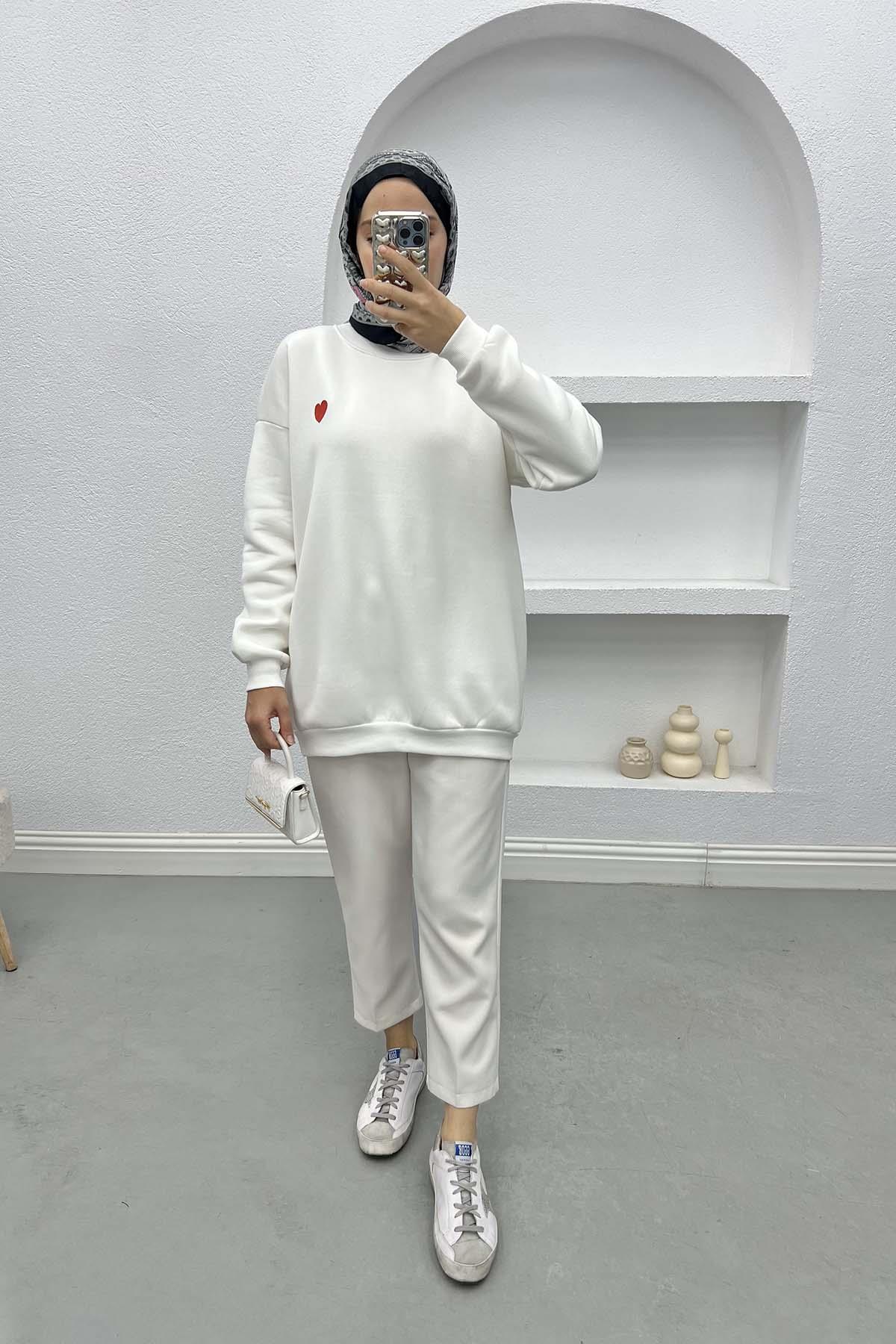 Kalpli Üç İplik Sweatshirt Beyaz