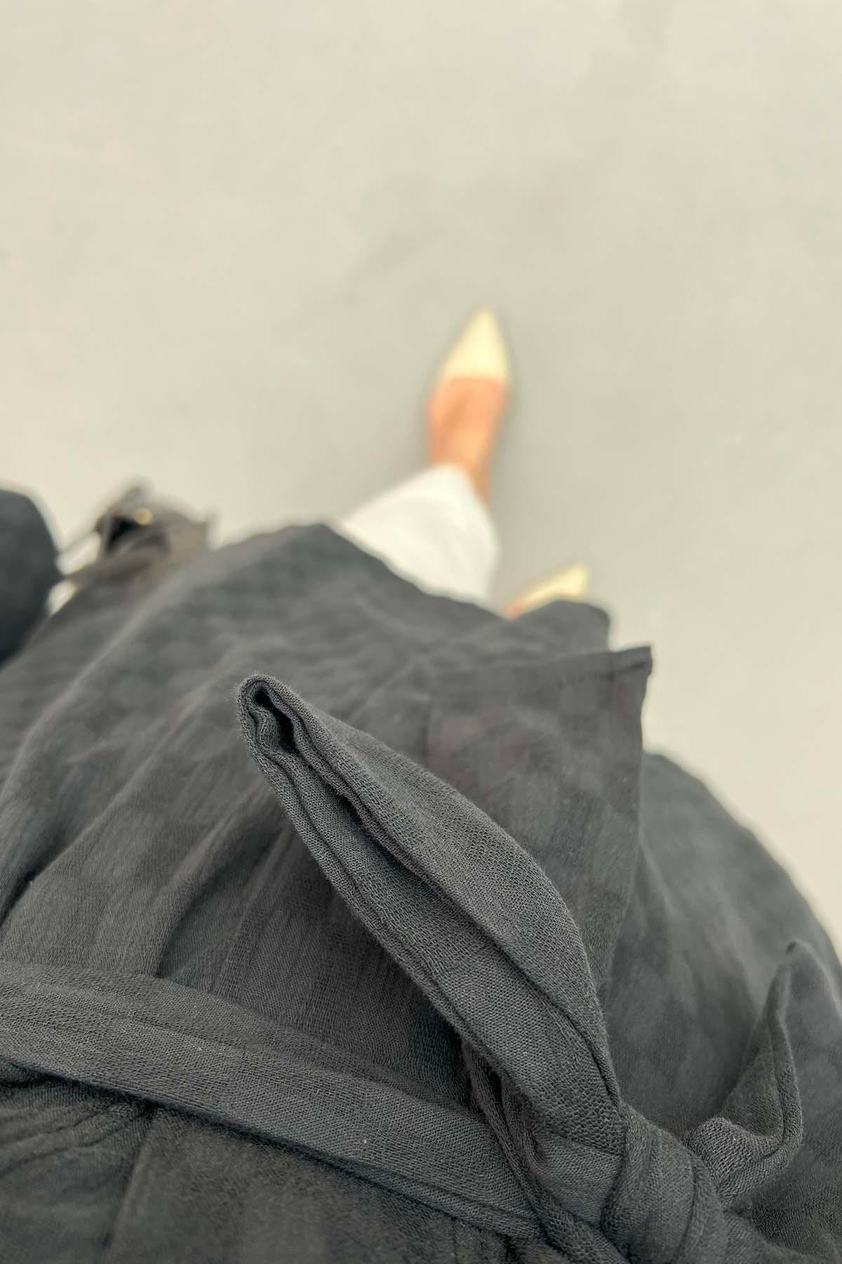Kare Desenli Kuşaklı Kimono Siyah