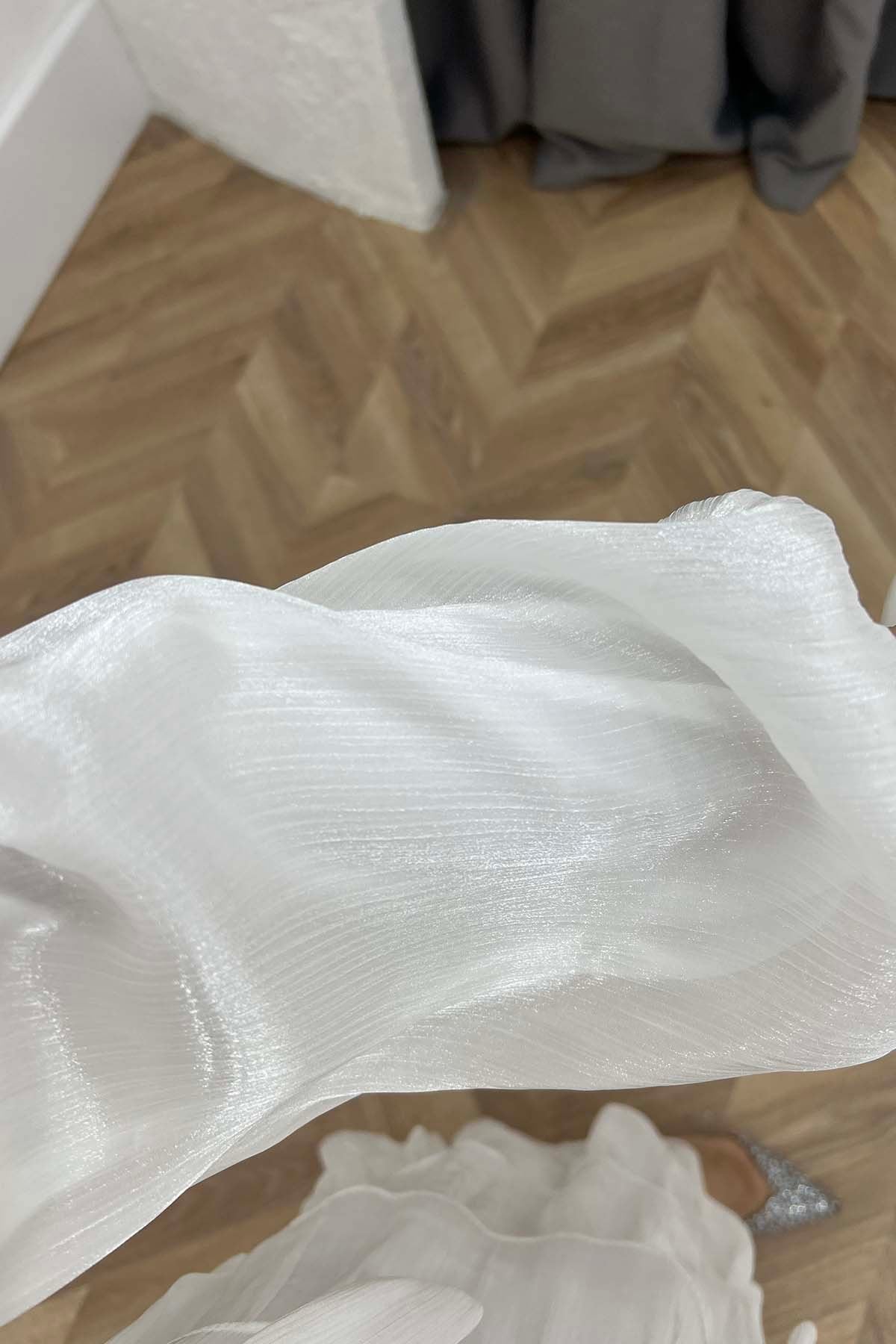 Kat Kat Fırfır Etekli Nakışlı İkili Takım Beyaz