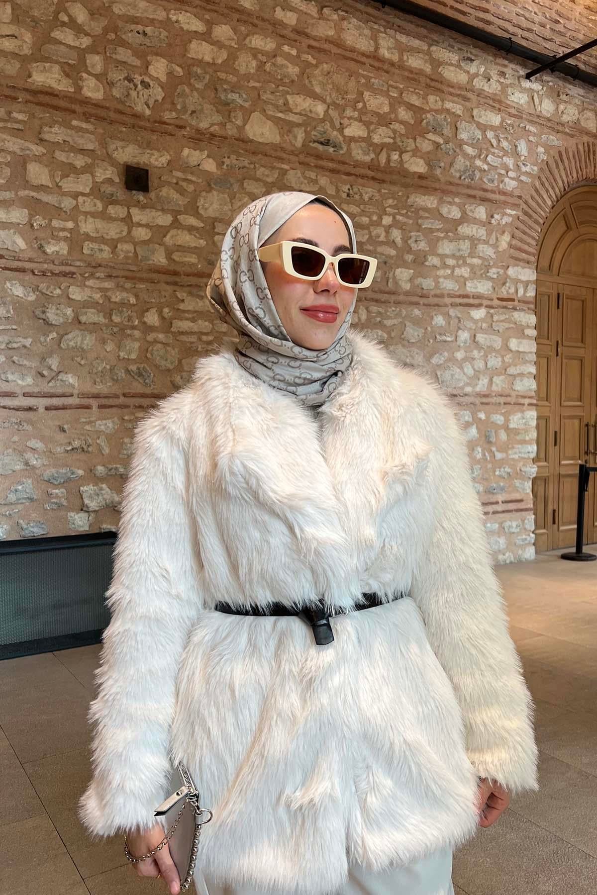 Kemerli Astarlı Kürk Kaban Beyaz