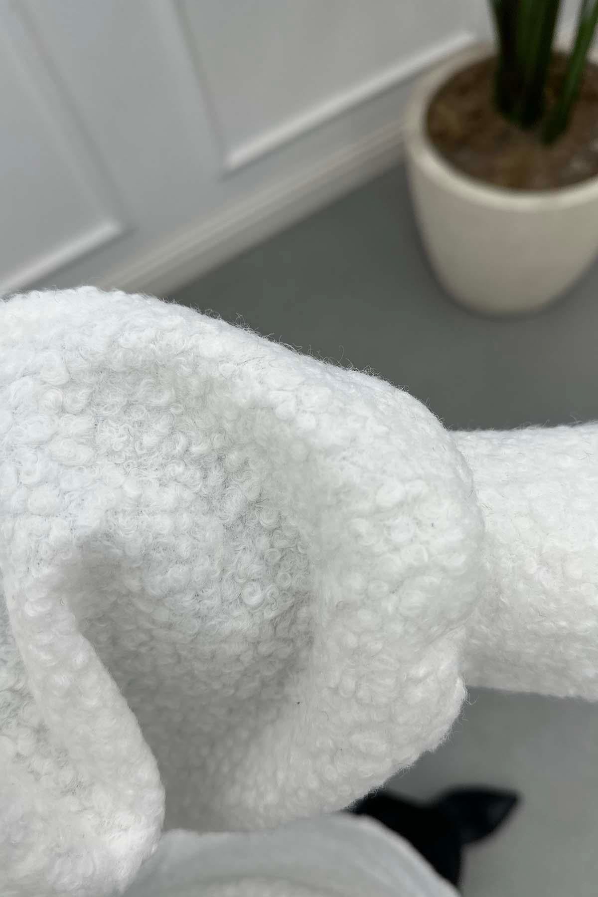 Kemerli Peluş Ceket Beyaz