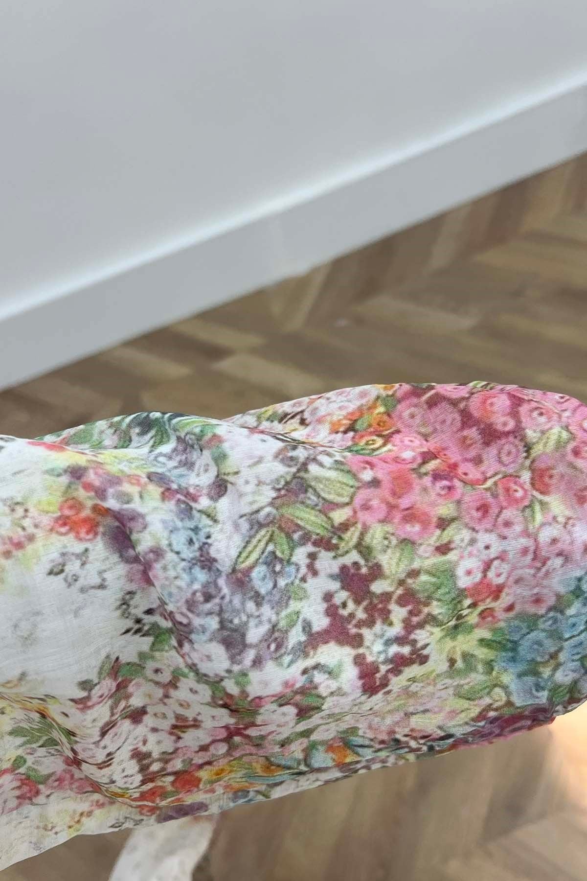 Kendinden Desenli Balon Kol Elbise Beyaz