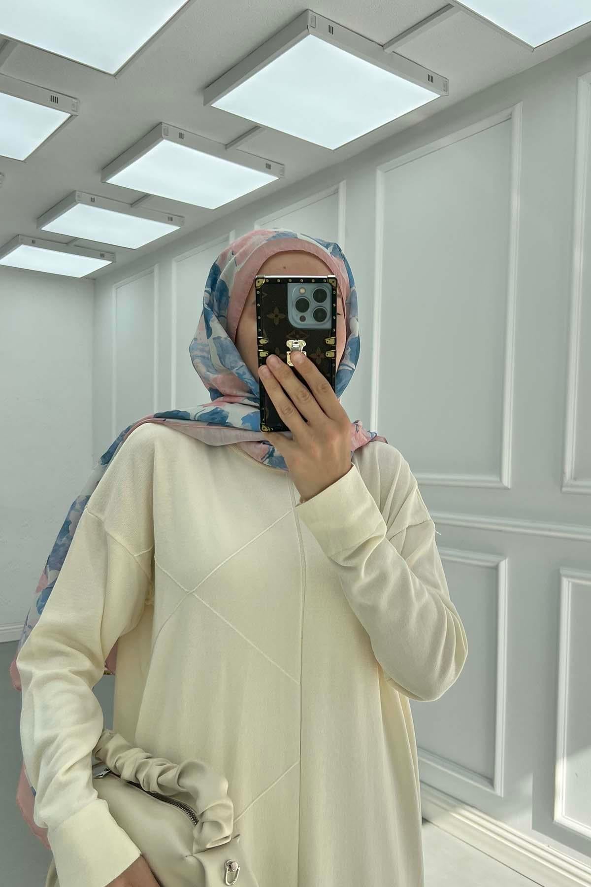 Kendinden Desenli Triko Elbise Ekru