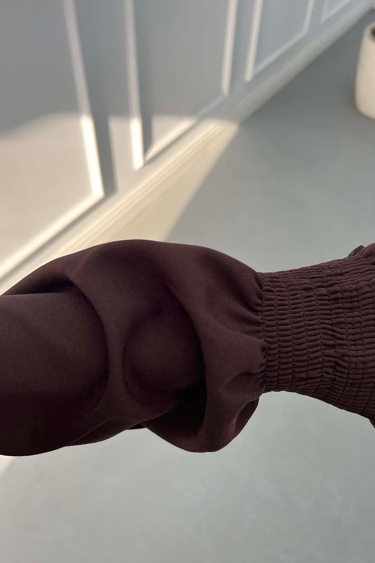 Kol Detaylı Gizli Düğme Krep Takım Kahve