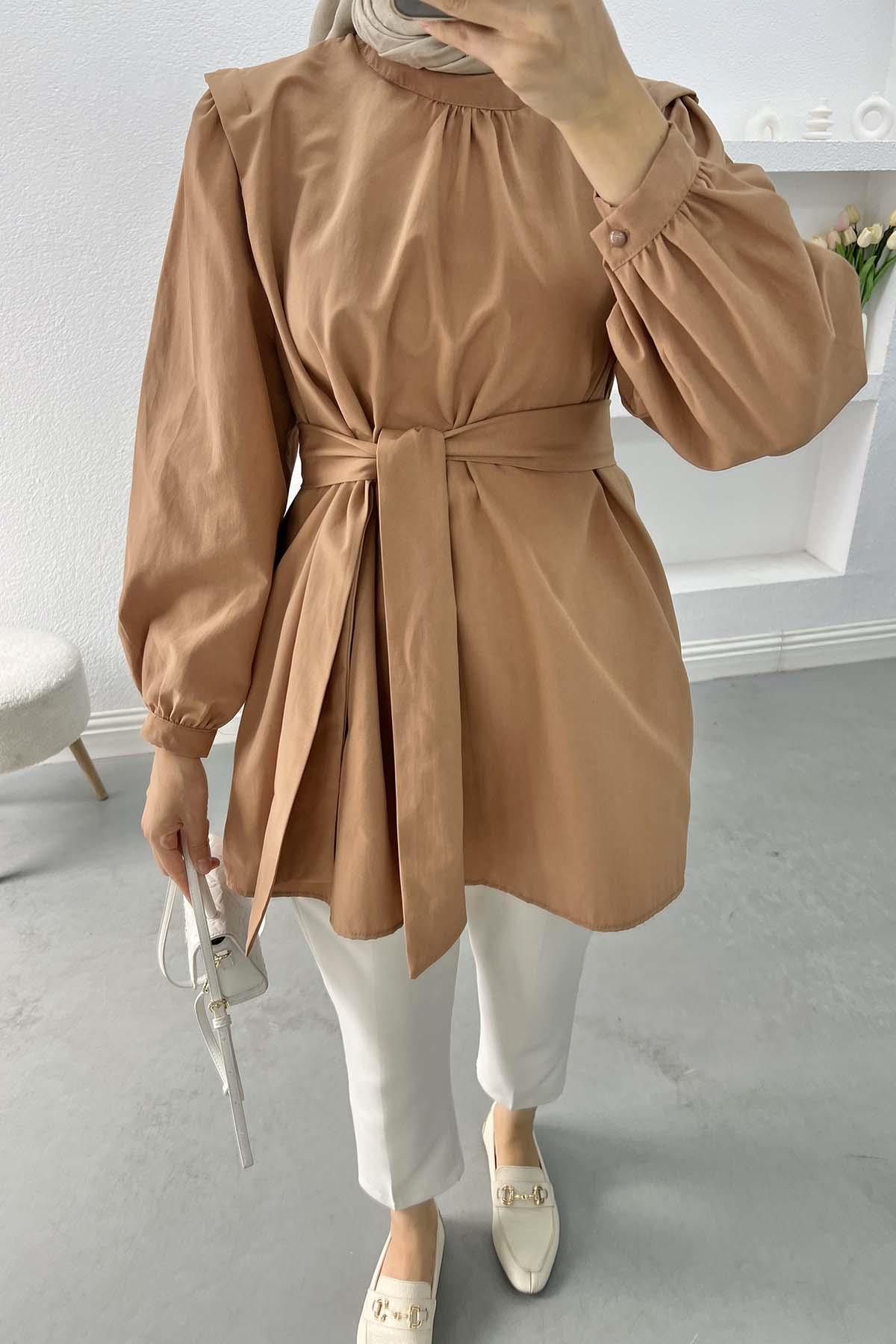 Kol Detaylı Kuşaklı Gömlek Camel