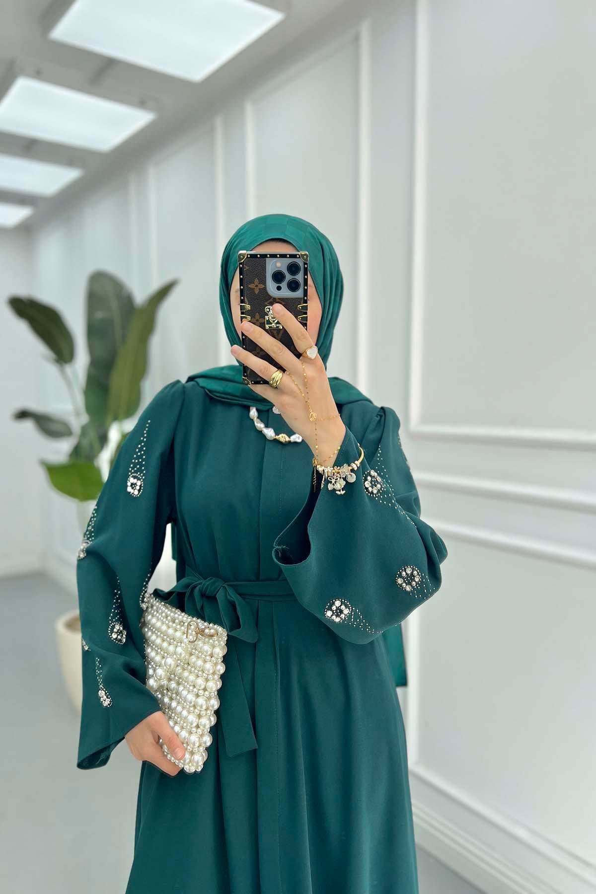 Kol Taşlı Abaya Zümrüt Yeşili