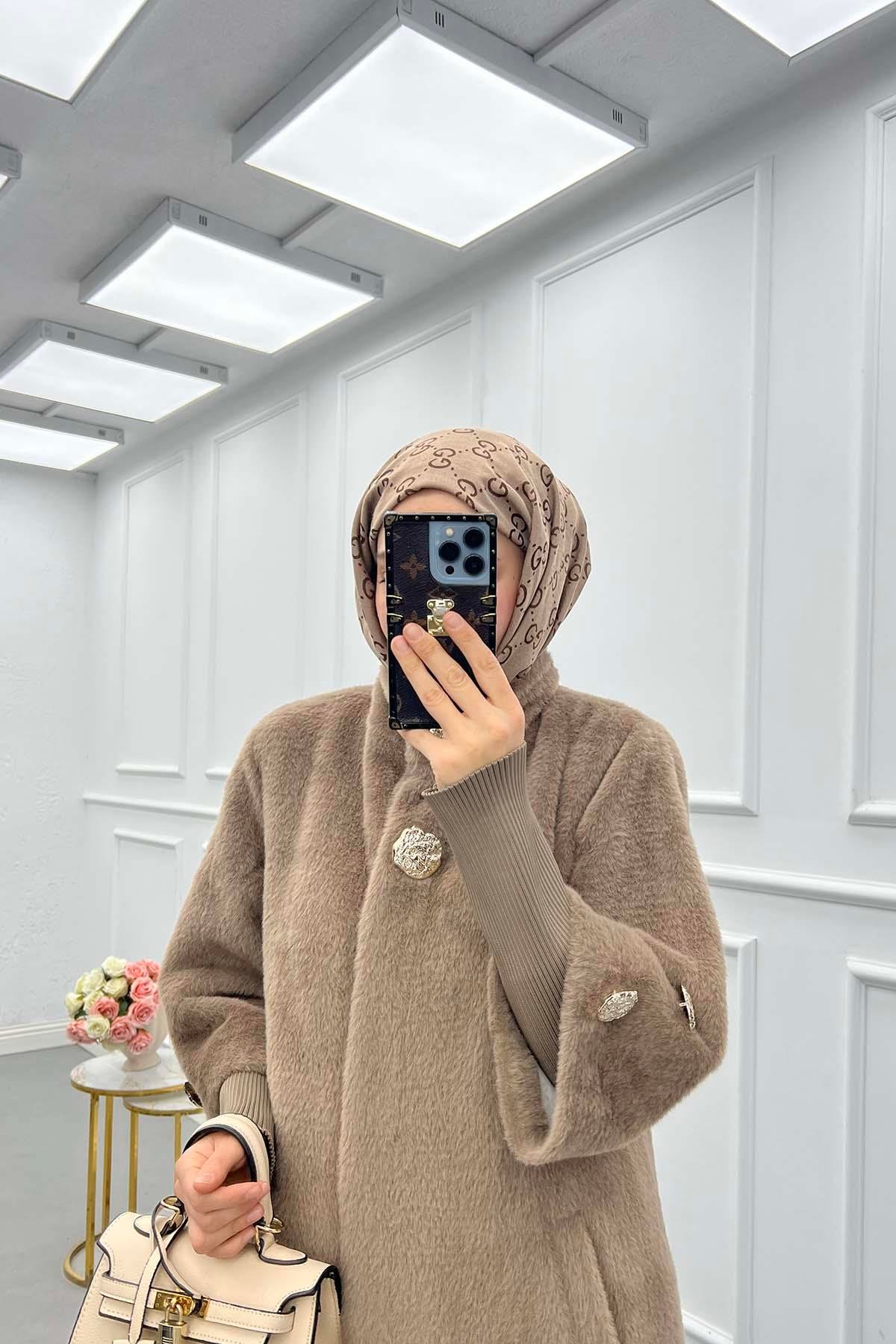 Kol ve Düğme Detaylı Angora Kaban Kahve