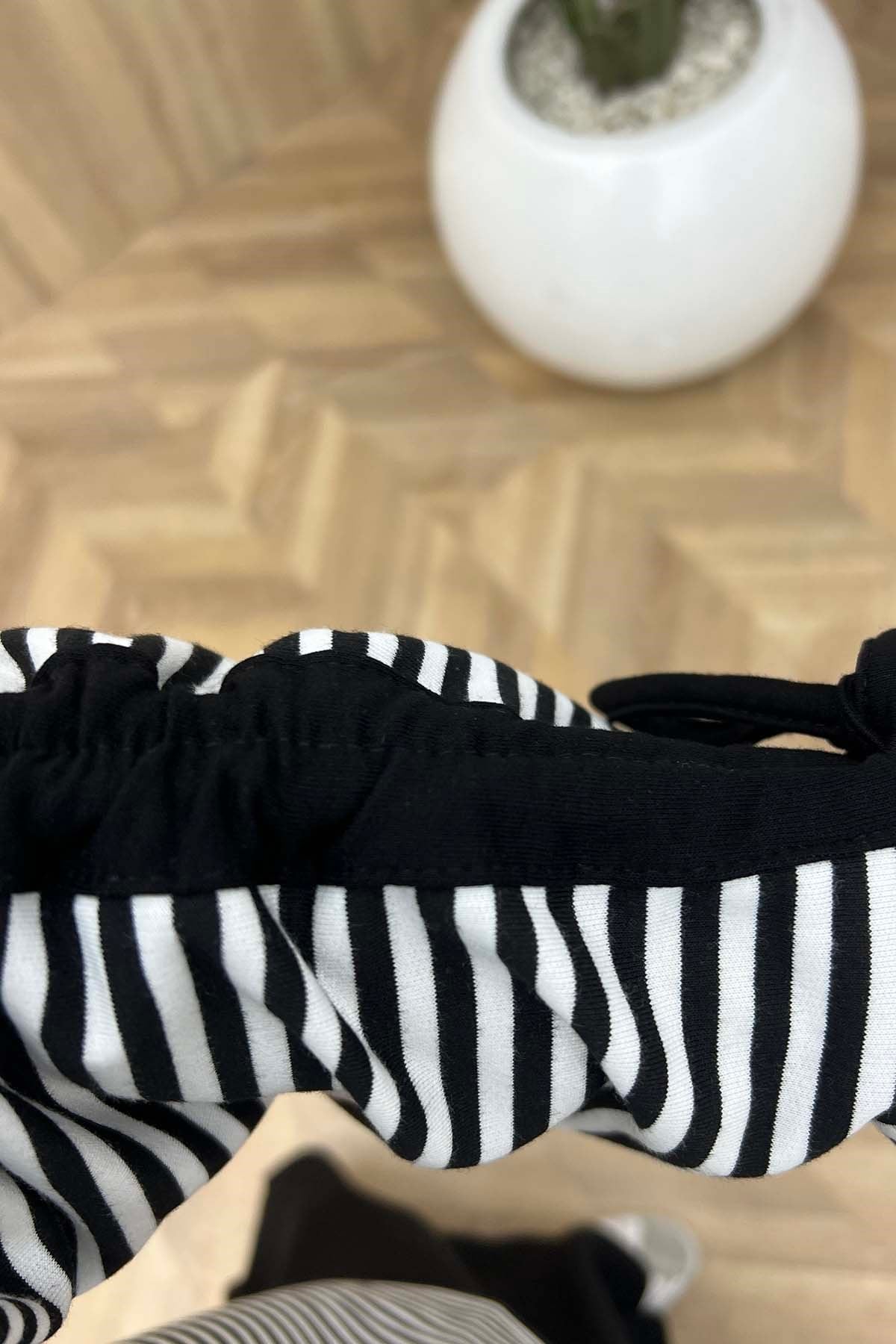Kolları İp Detaylı Çizgili Riba Sweatshirt Siyah